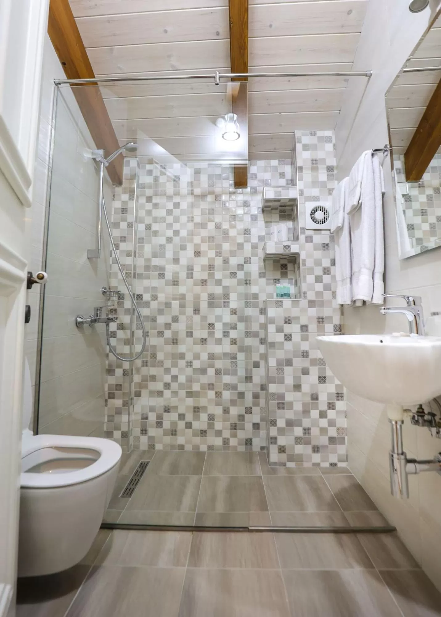 Bathroom in Bujtina Oxhaku