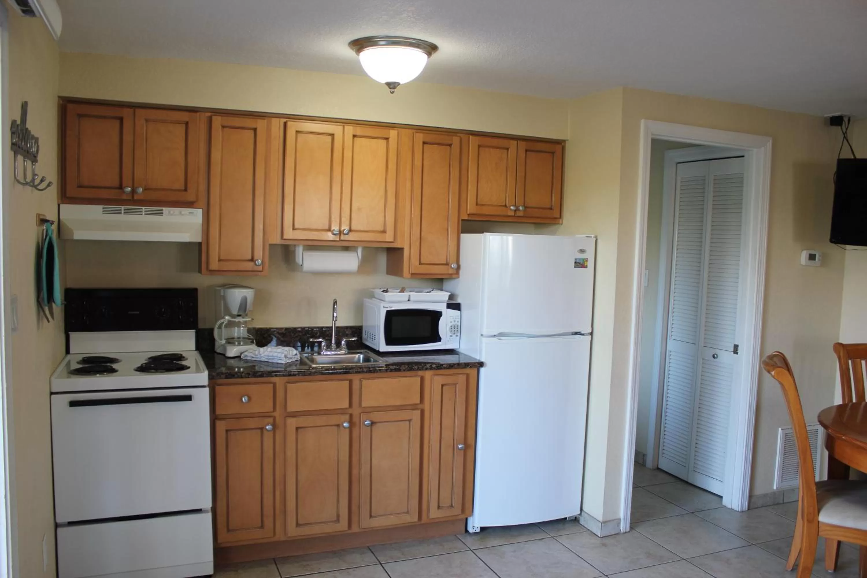 Kitchen or kitchenette in A Beach Retreat on Casey Key