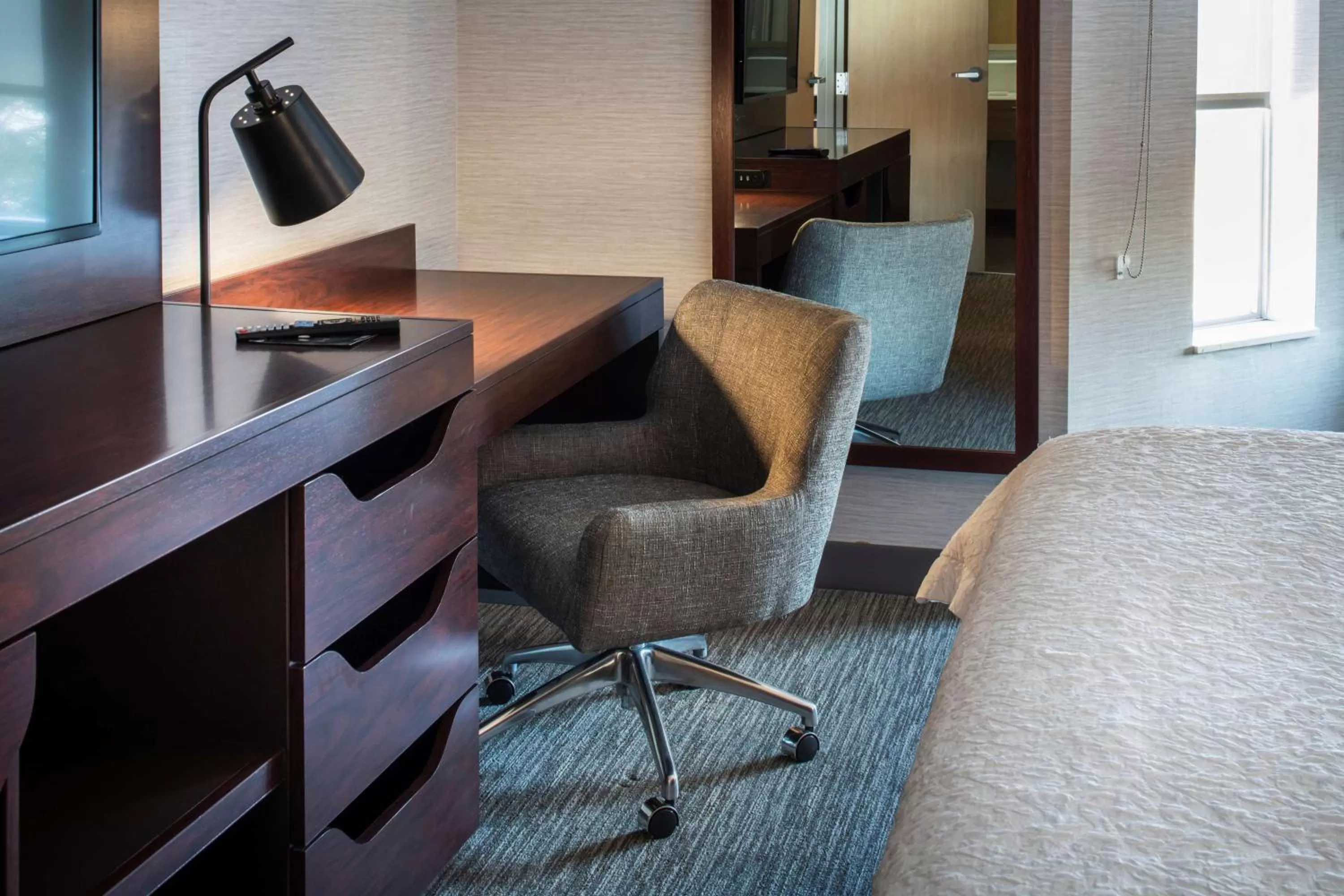 Bedroom in Hampton Inn & Suites Lincolnshire