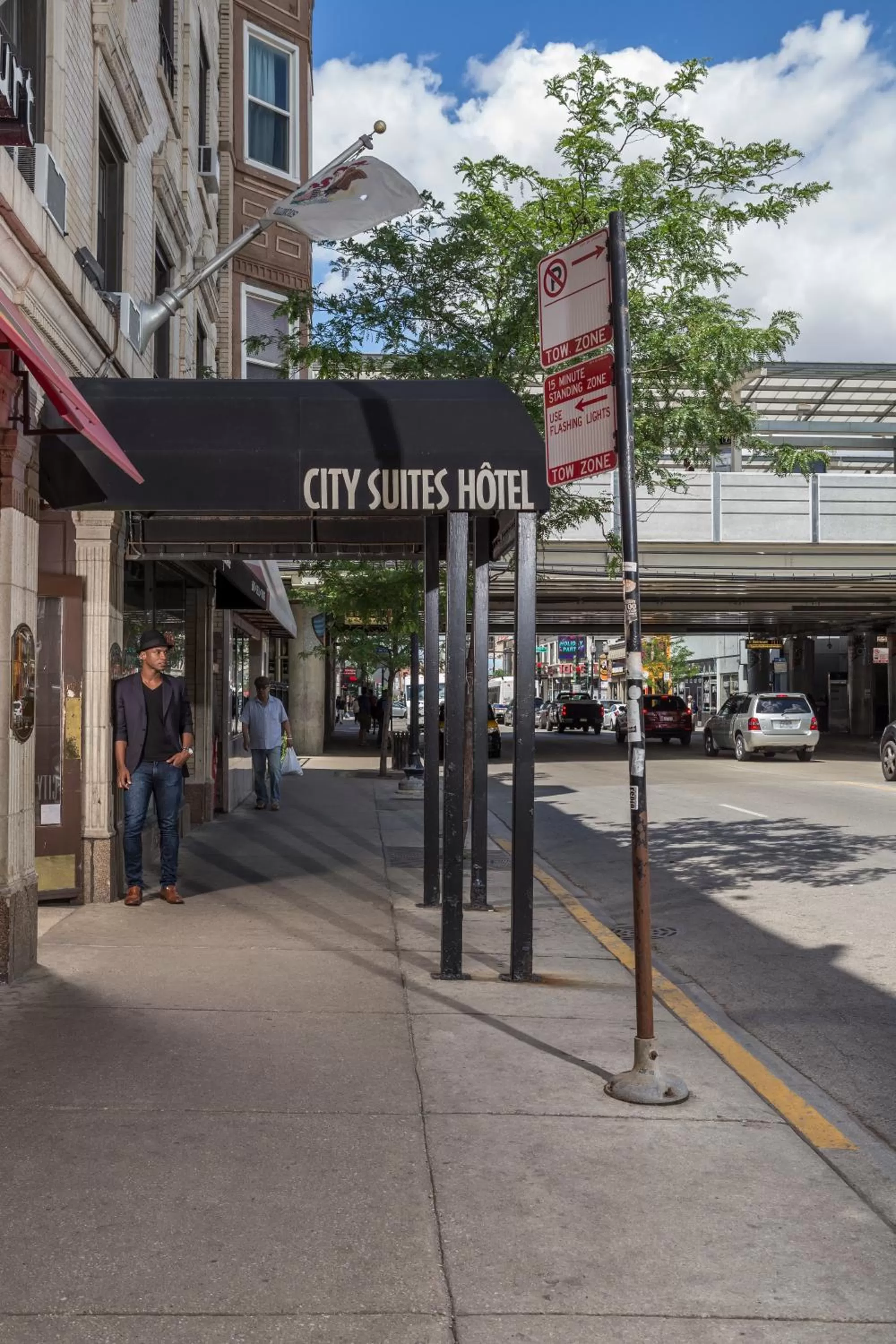 Facade/entrance in City Suites Hotel
