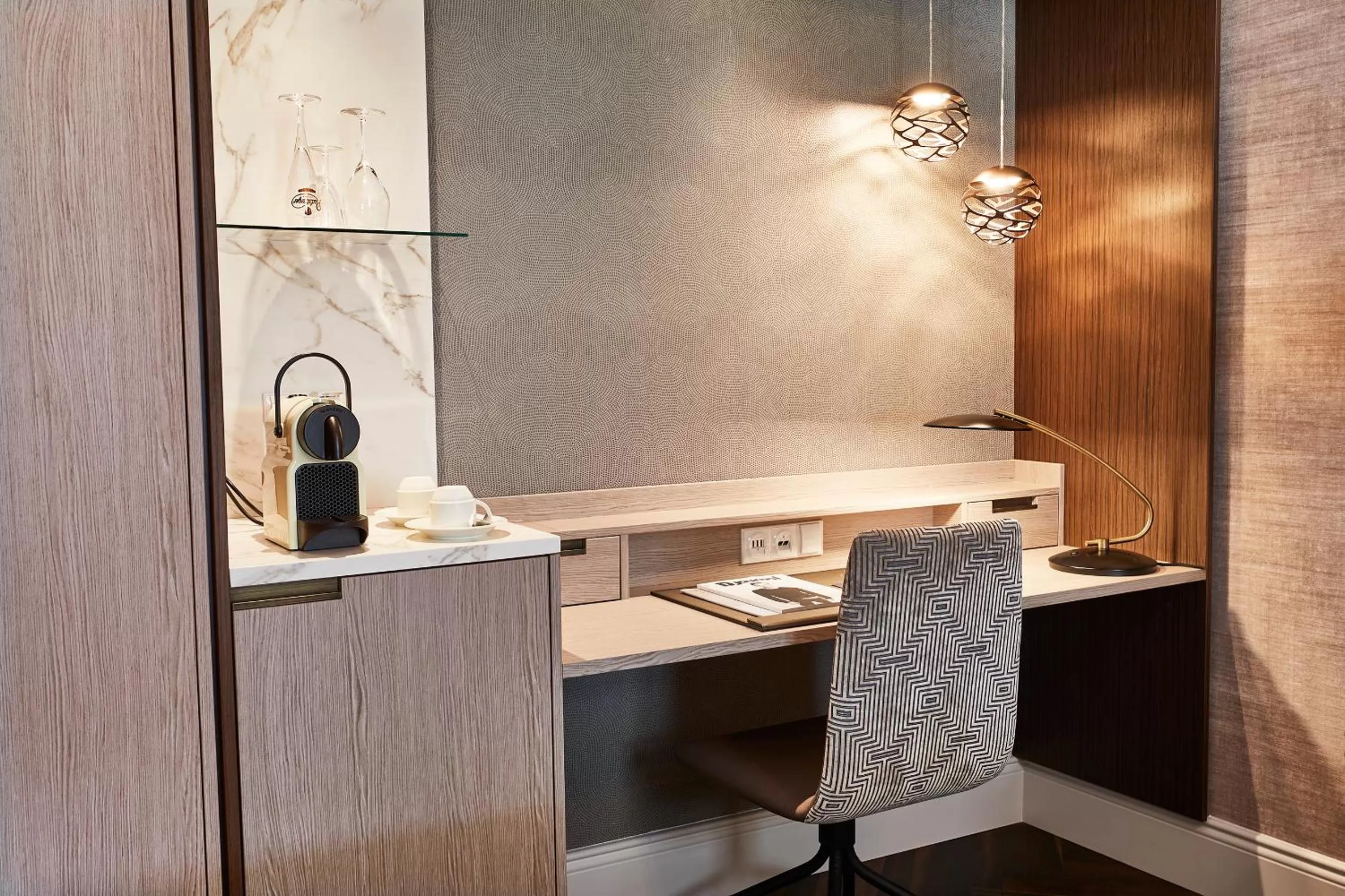 Text overlay in Steigenberger Icon Parkhotel Düsseldorf