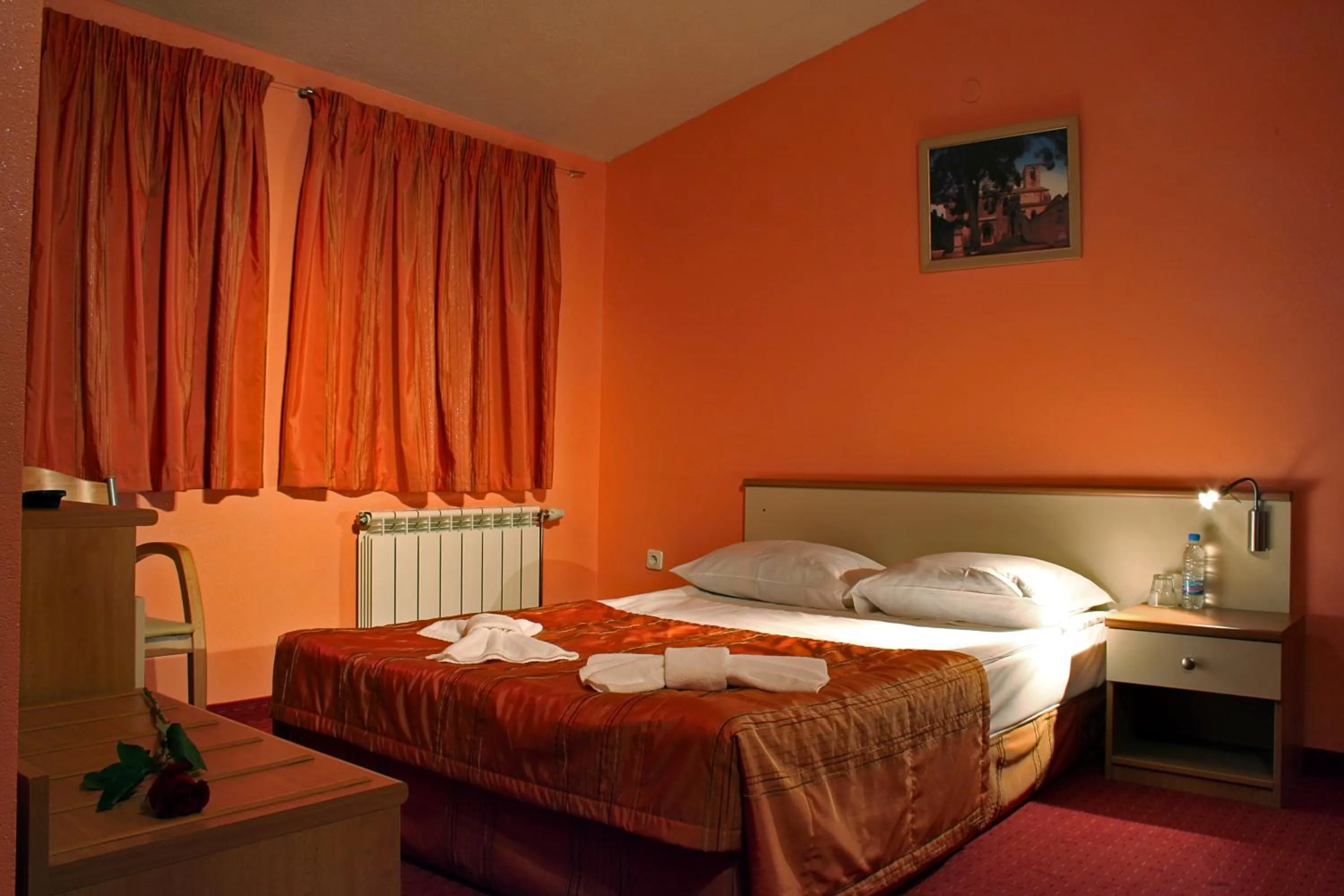 Bed in Hotel Brod - Free Parking
