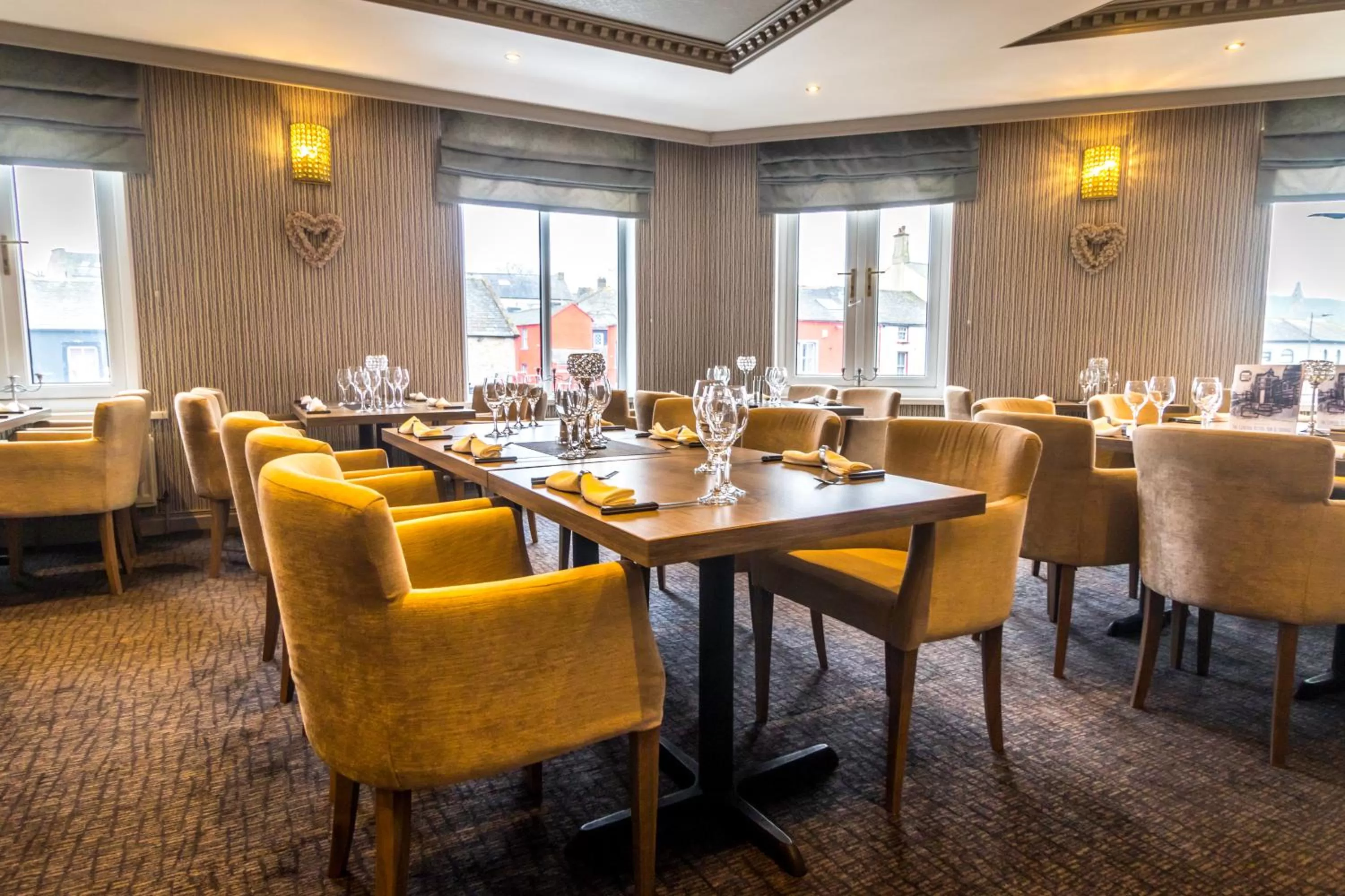 Restaurant/places to eat in Washington Central Hotel and Sleepwell Inn