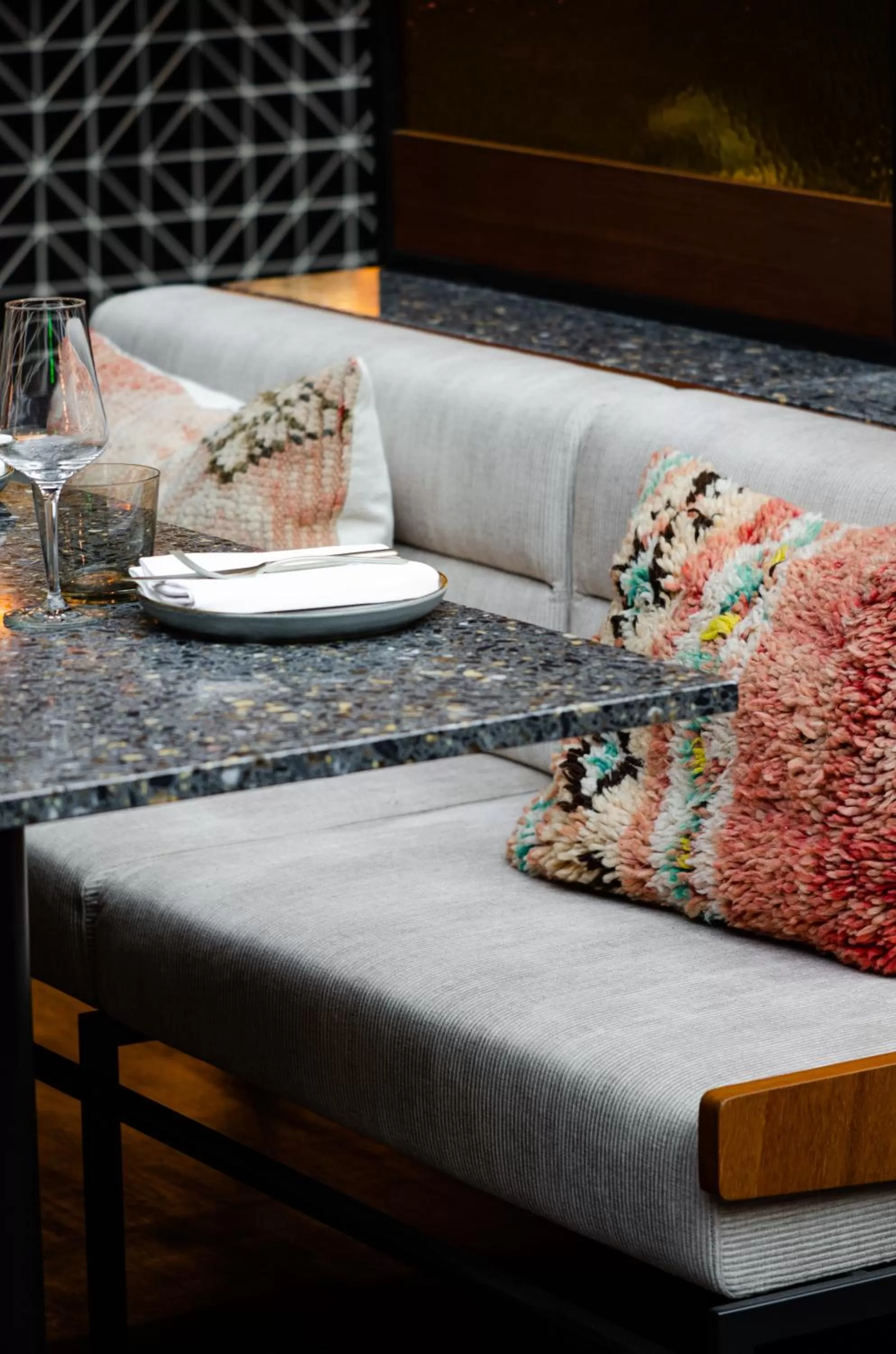 Restaurant/places to eat in Yalo Urban Boutique Hotel Gent