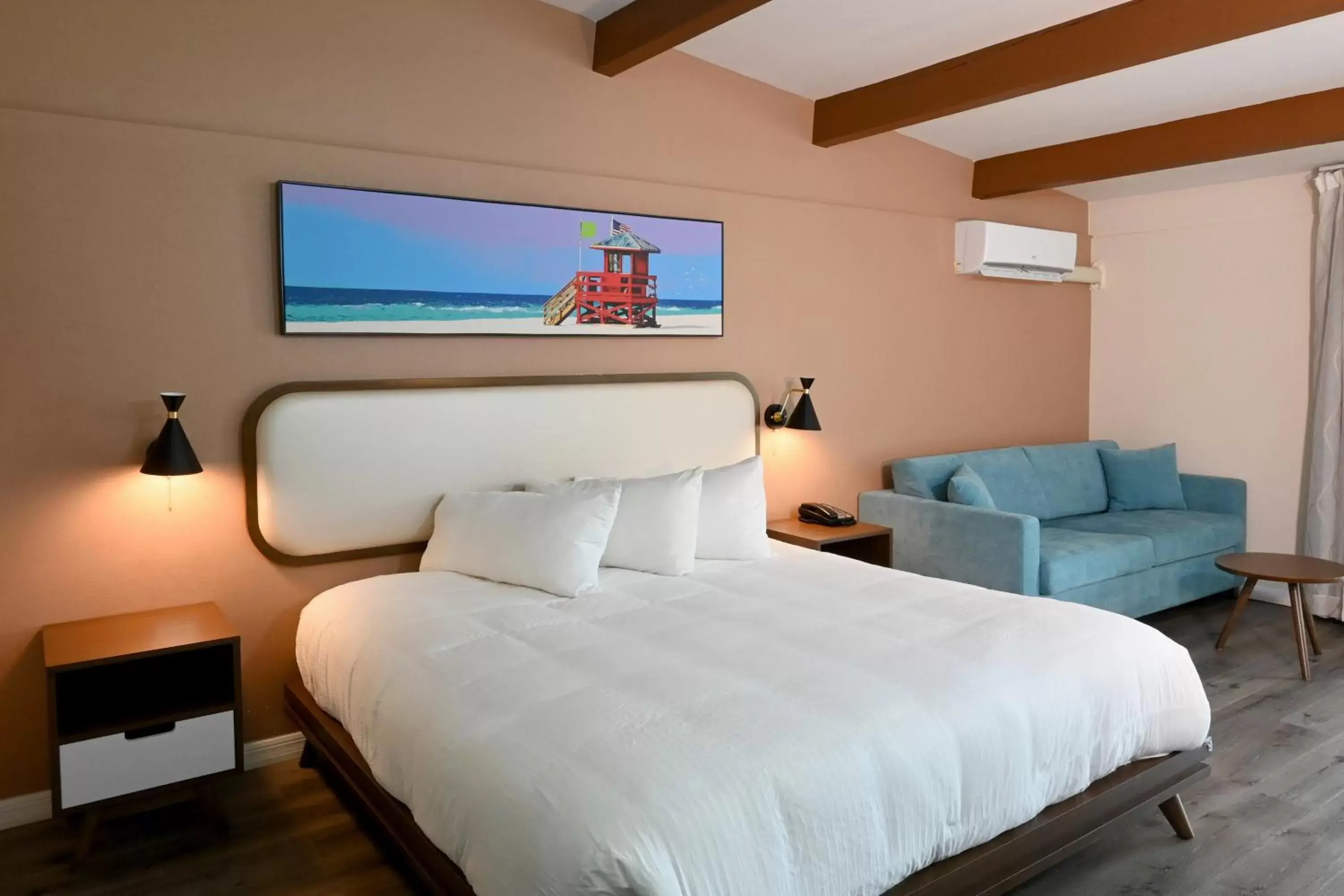 King Room with Pool View in Golden Host Resort Sarasota King Room with Pool View in Golden Host Resort Sarasota