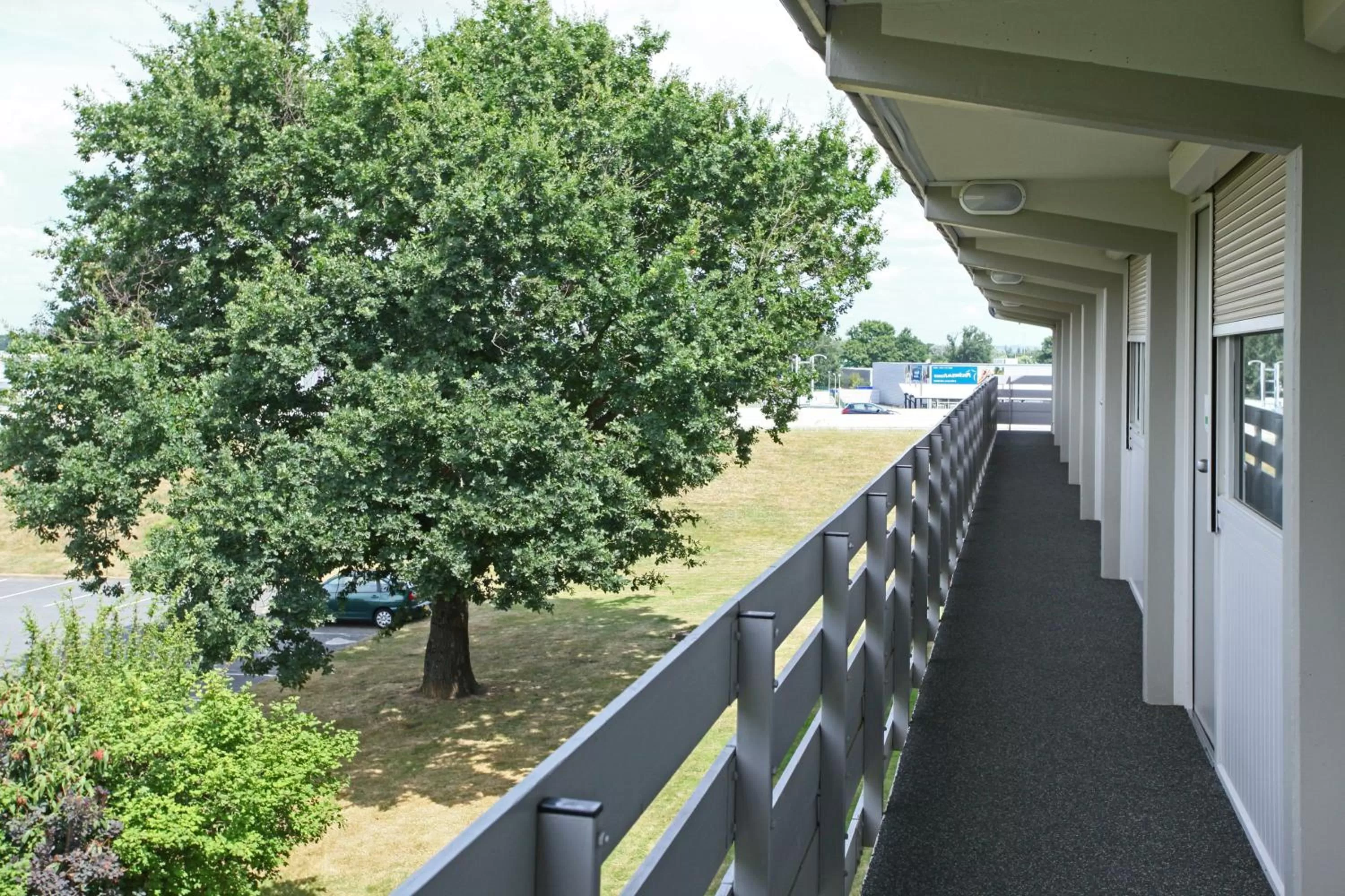 Balcony/Terrace in Campanile Angers Ouest - Beaucouzé