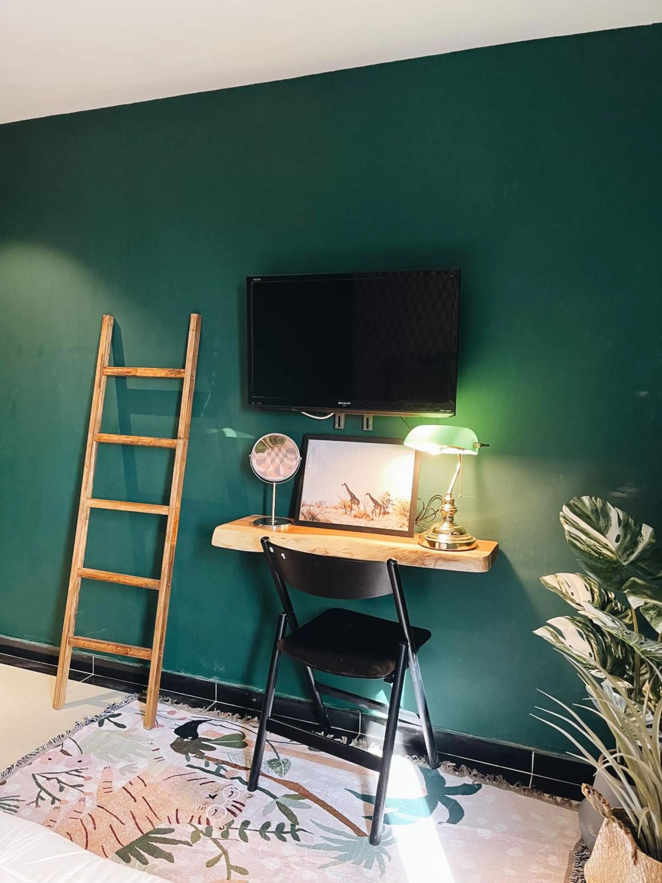 TV and multimedia in Very Hotel