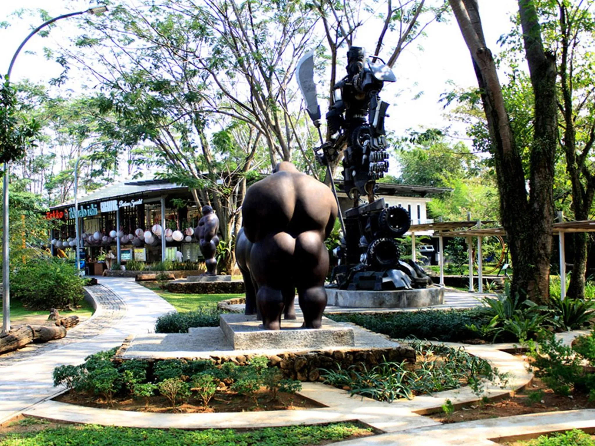 Restaurant/places to eat in HARRIS Hotel Sentul City Bogor