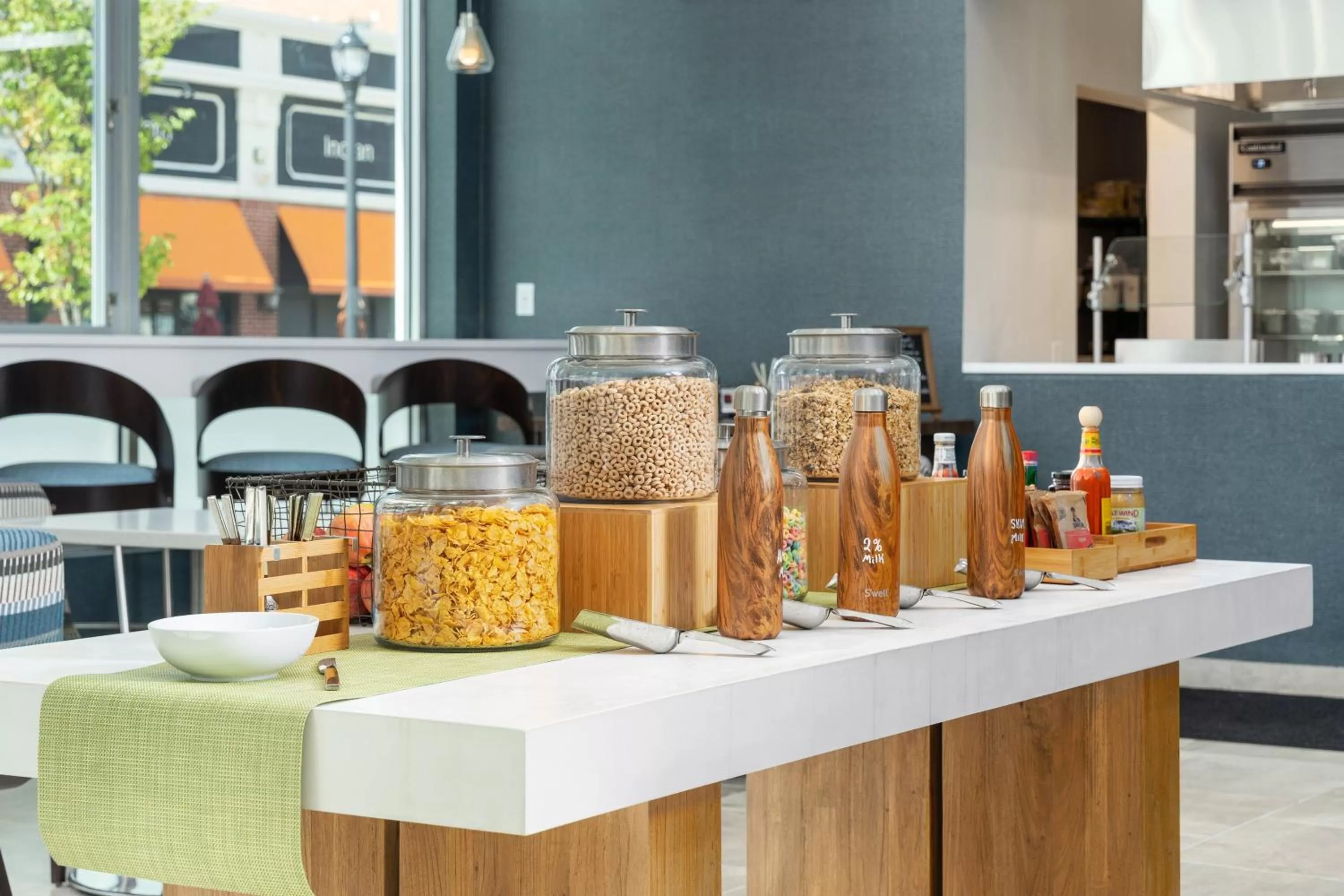 Breakfast in Element Hampton Peninsula Town Center