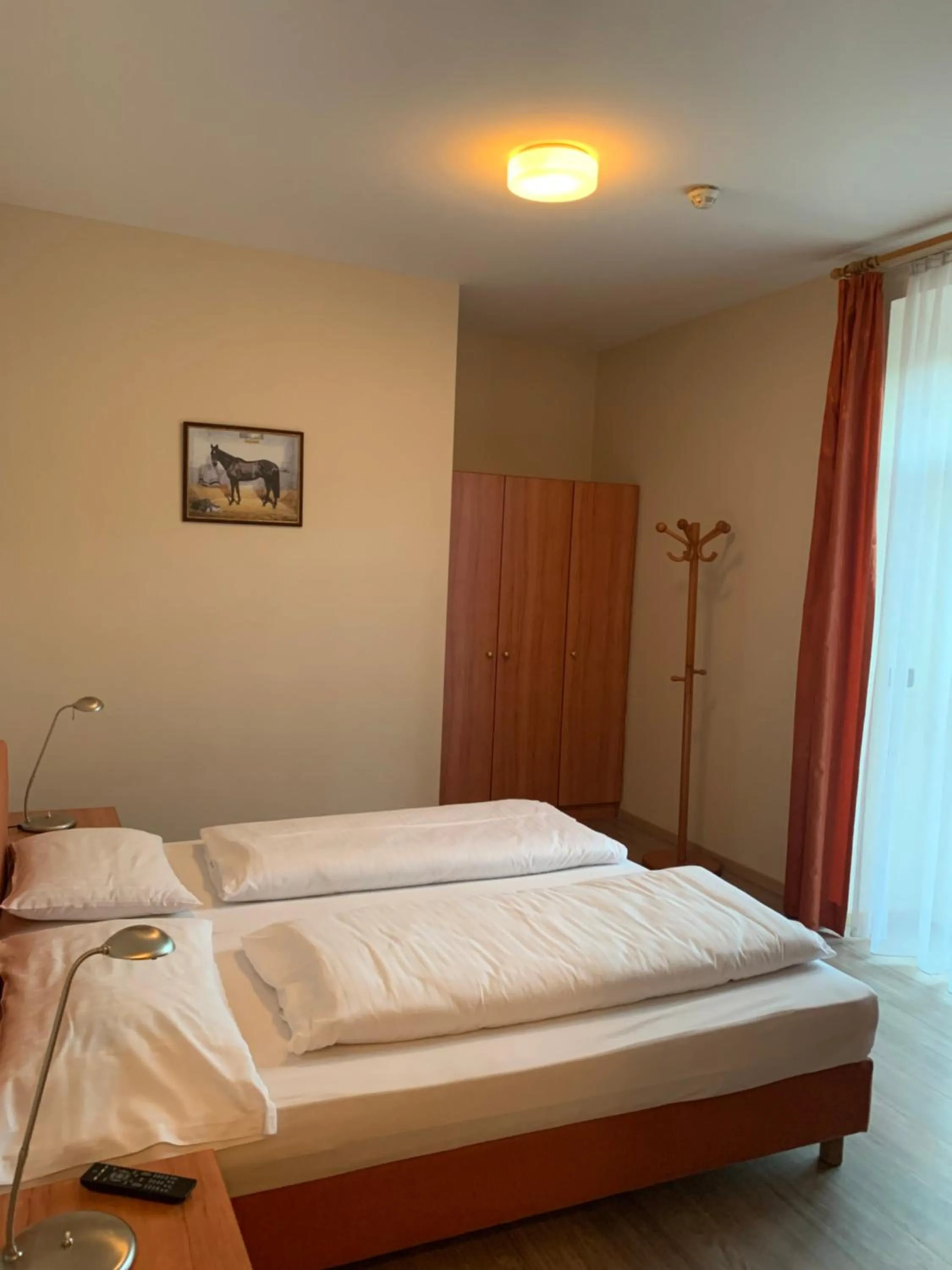 Bed in Albergo Cavallino s'Rössl