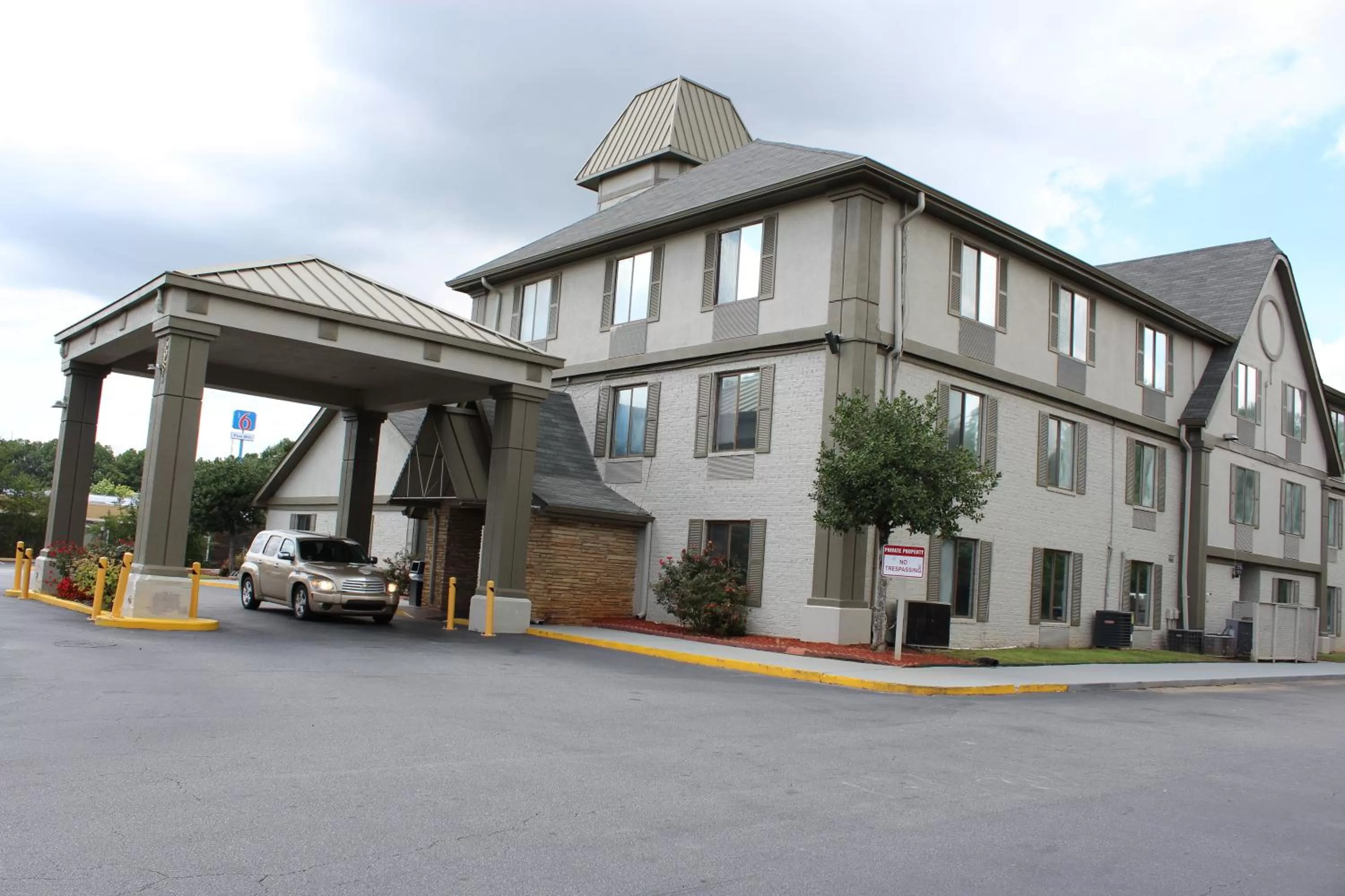 Property building in Araamda Inn