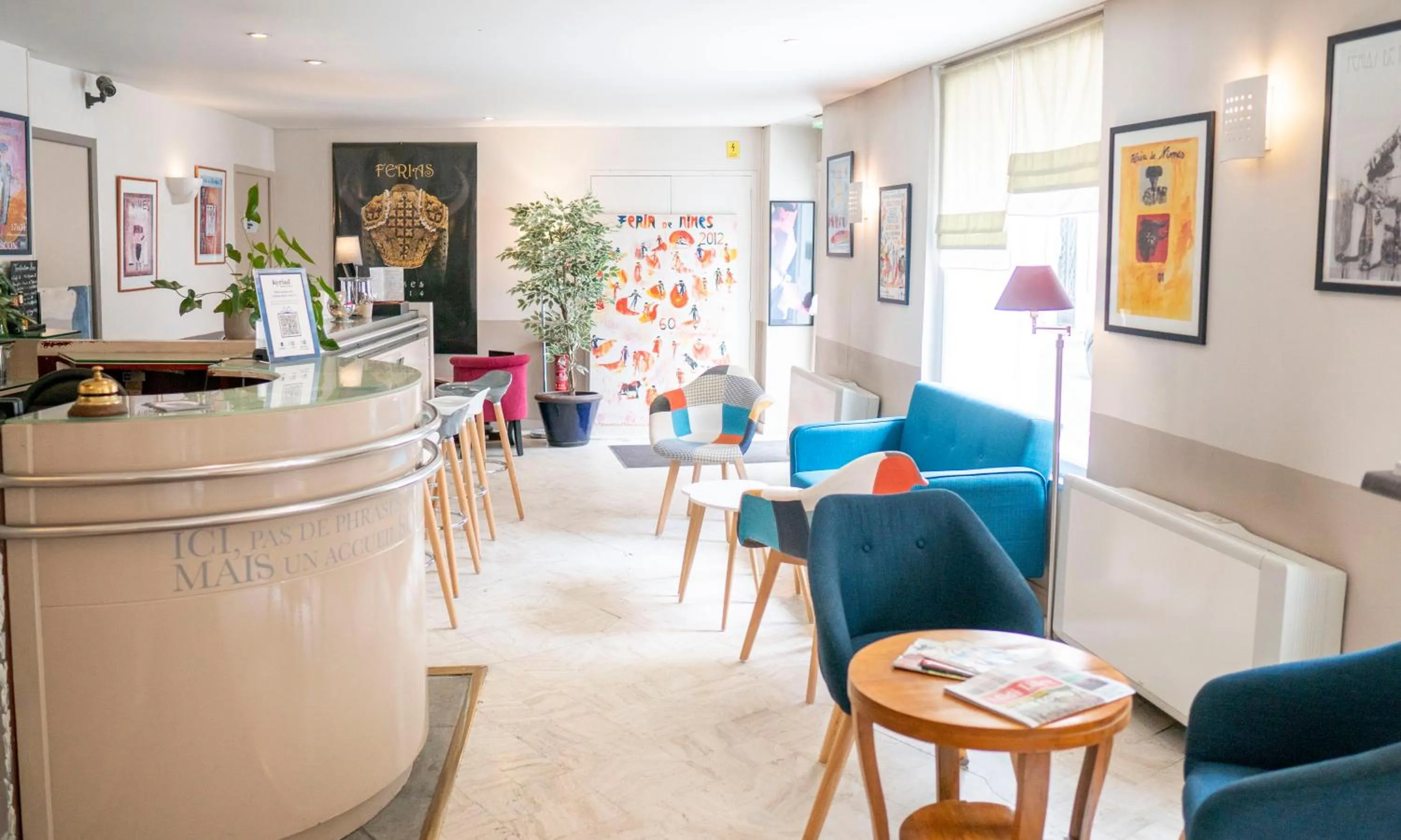 Lobby or reception in Kyriad Nimes Centre