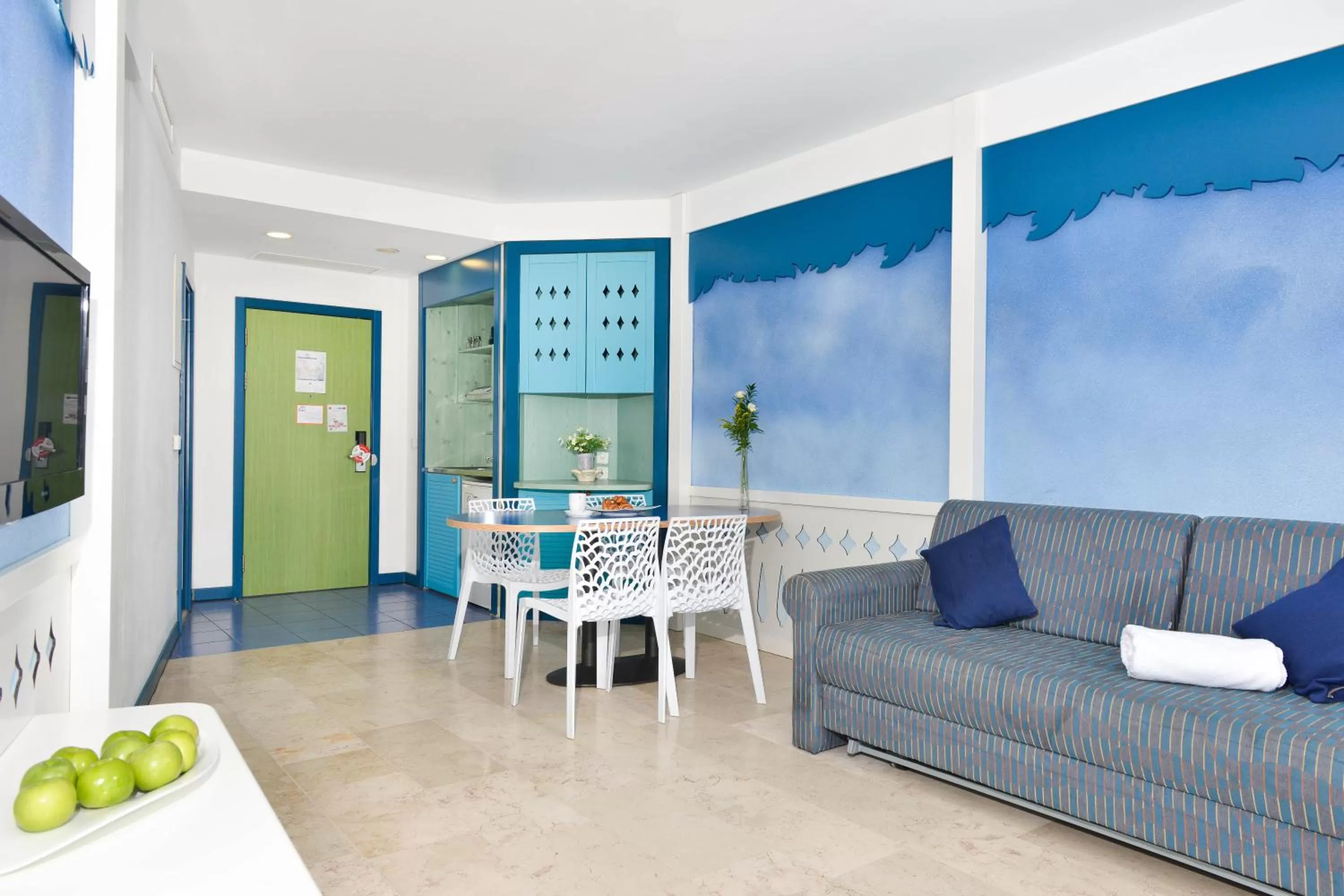 Master Suite - 249 ft² - 3 Room With Balcony And Kitchenette in Club Hotel Eilat - All Suites Hotel