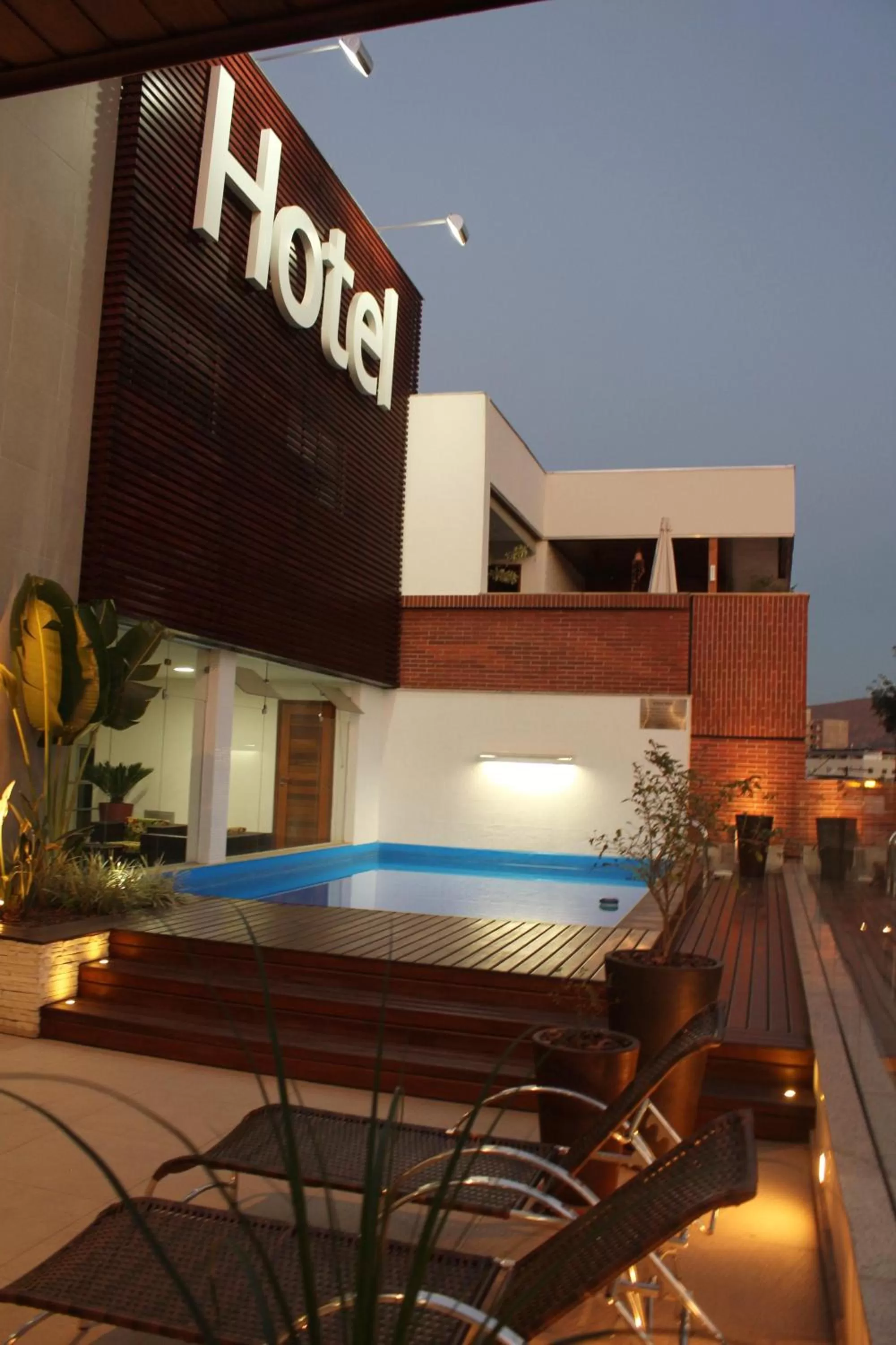 Swimming pool in Hotel Metropolitano
