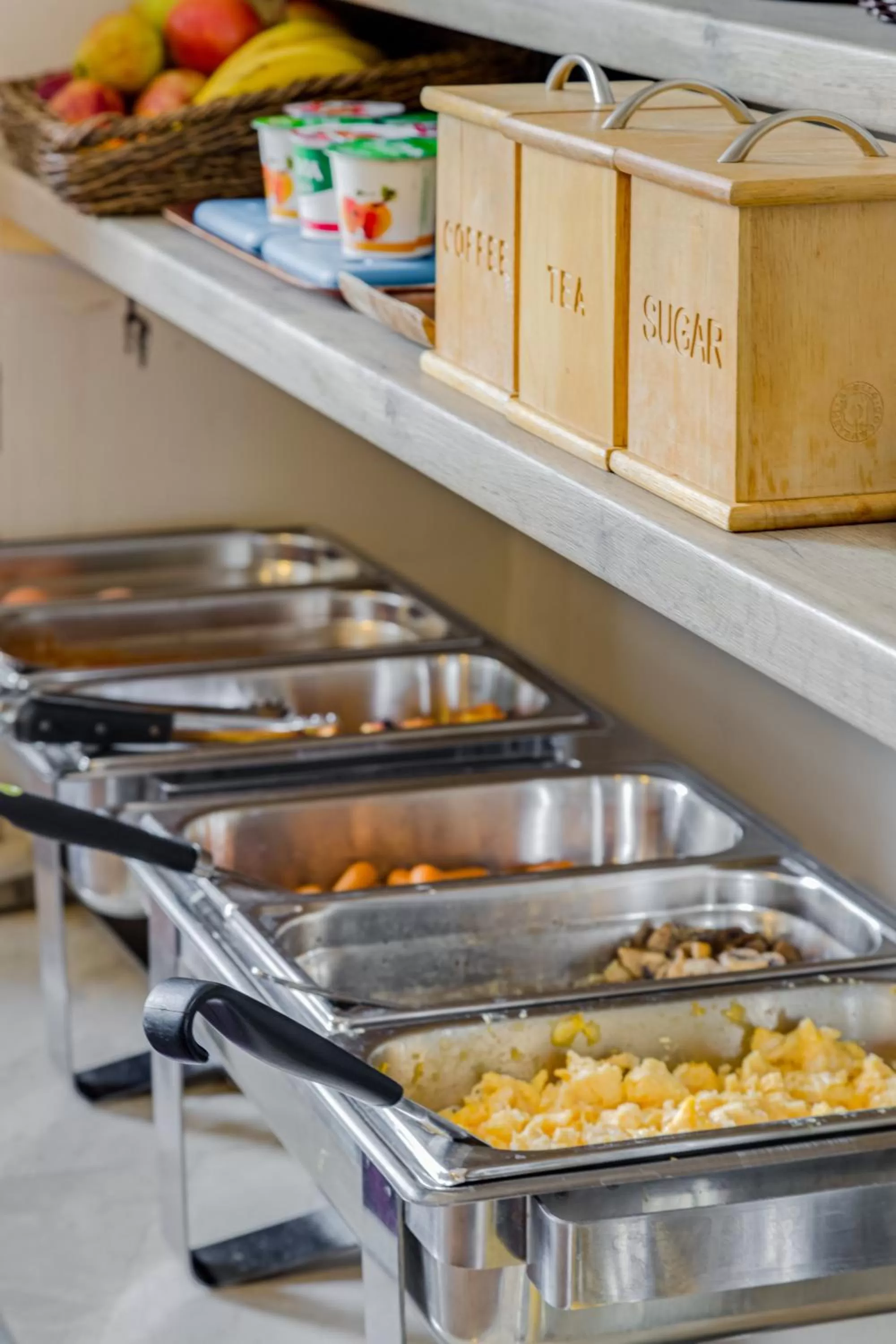 Restaurant/places to eat in 1 Lexham Gardens Hotel