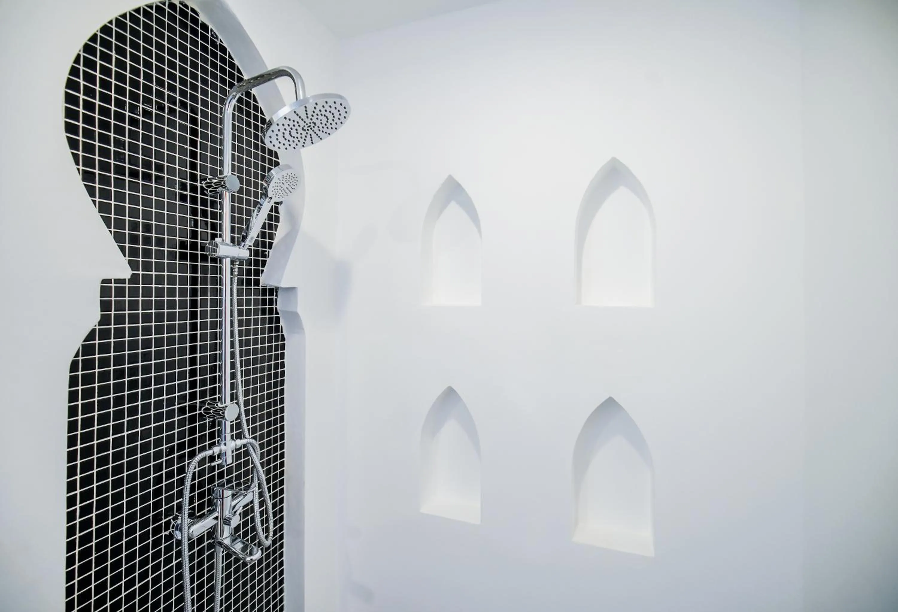 Shower in Khaleej Mass Hotel Patong