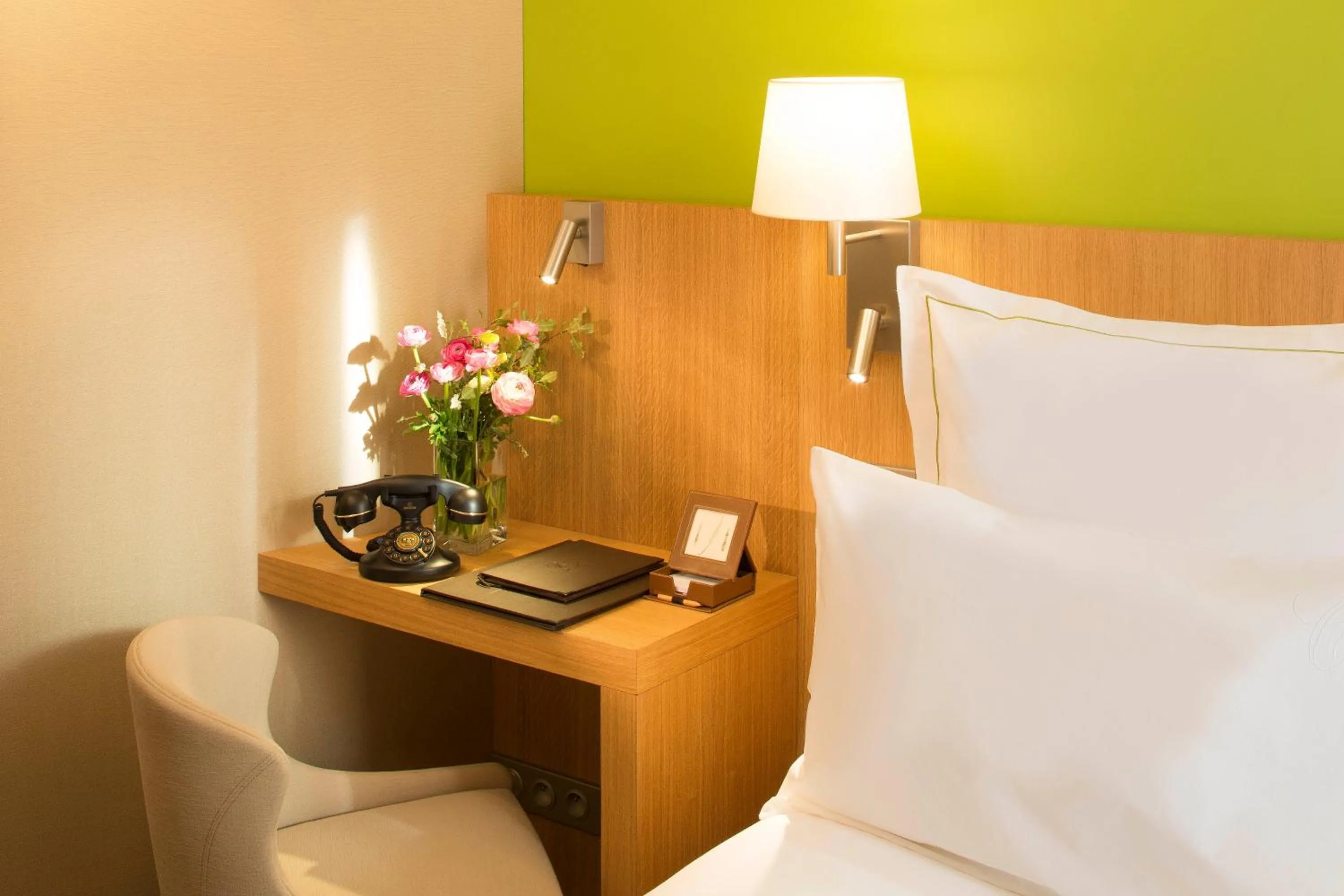 Bedroom, Bed in Hôtel Cordelia Opéra-Madeleine