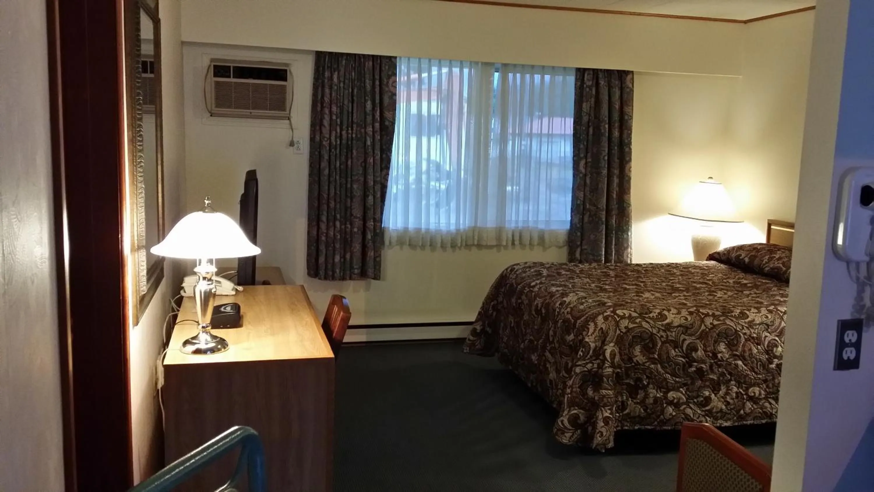 Family Suite - Non Pet Friendly in Skagit Motel
