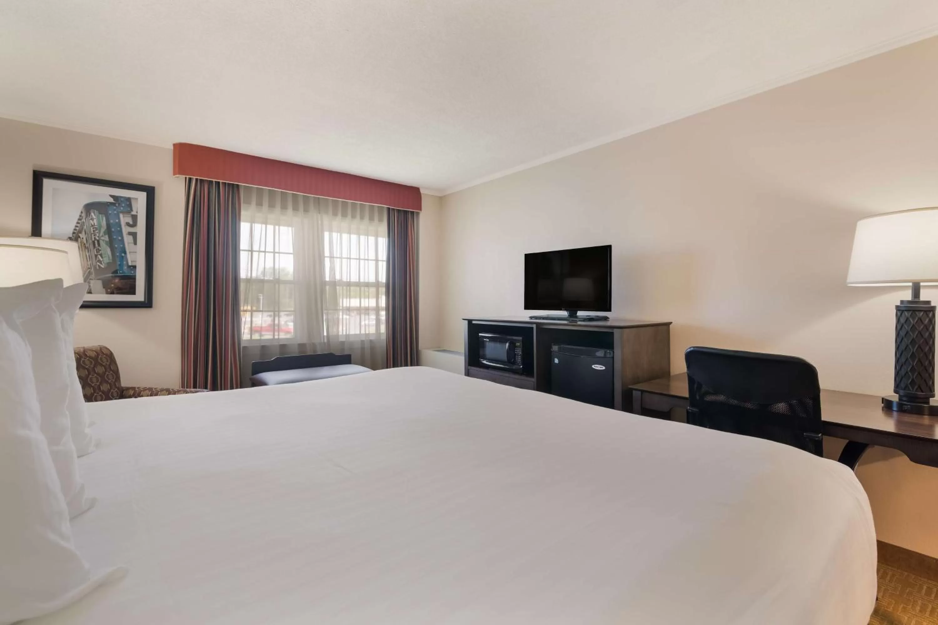 Bedroom, Bed in Best Western University Inn