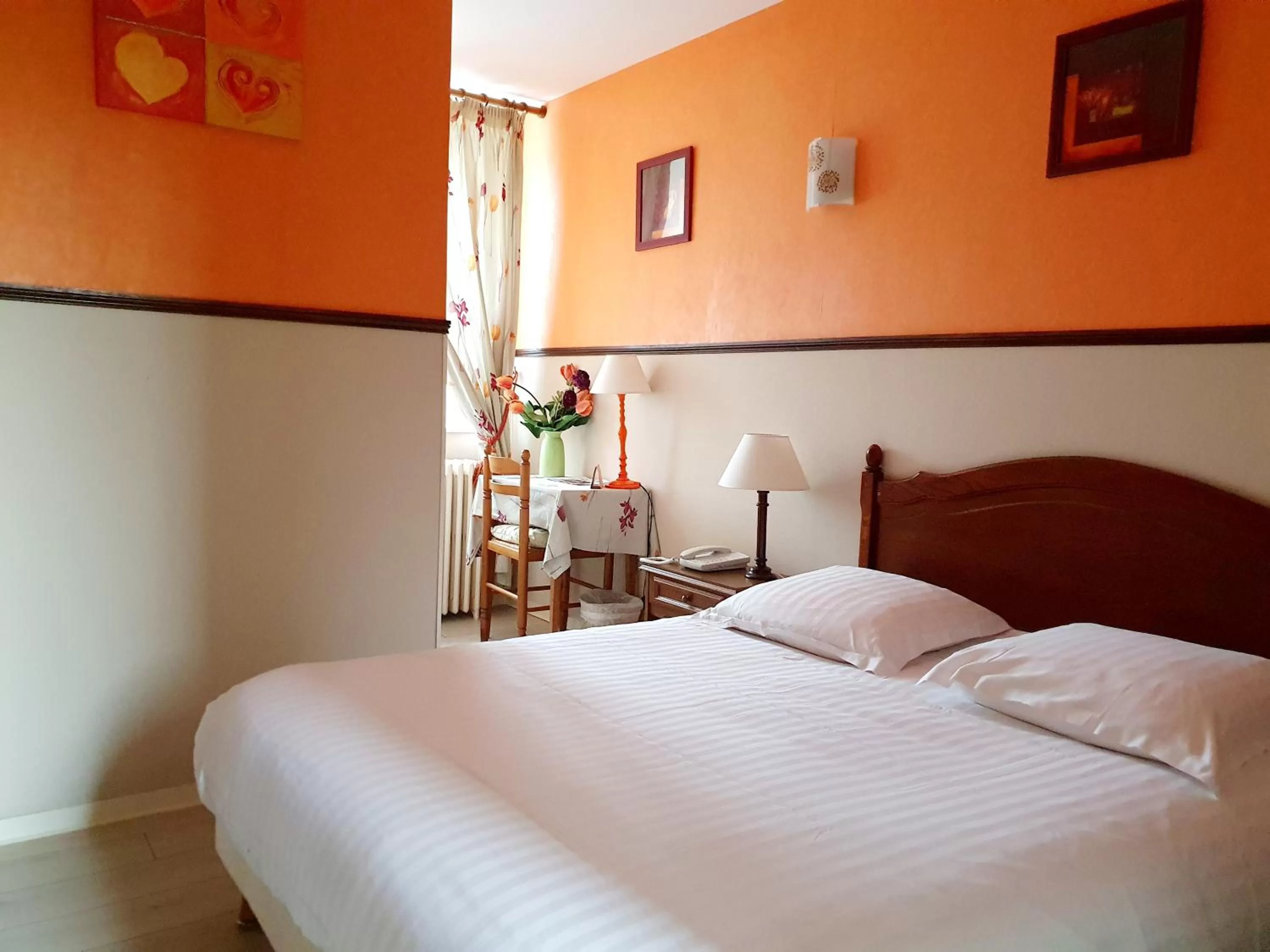 Bedroom, Bed in Hôtel Restaurant Ferme de la Grande Cour