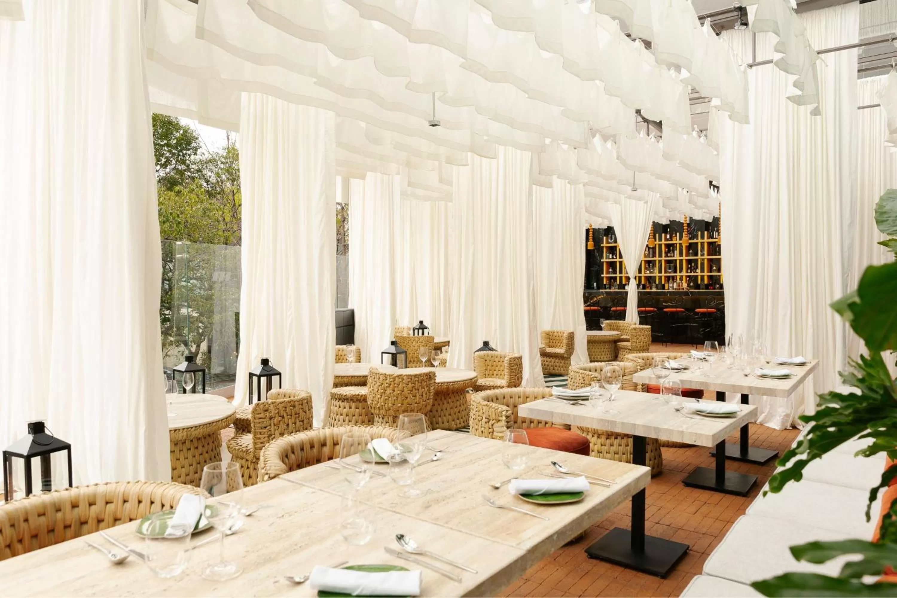 Restaurant/places to eat in W Mexico City