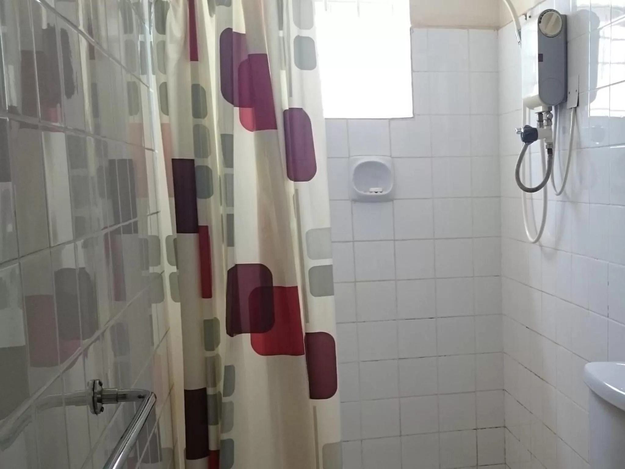 Bathroom in Hotel Acacia City