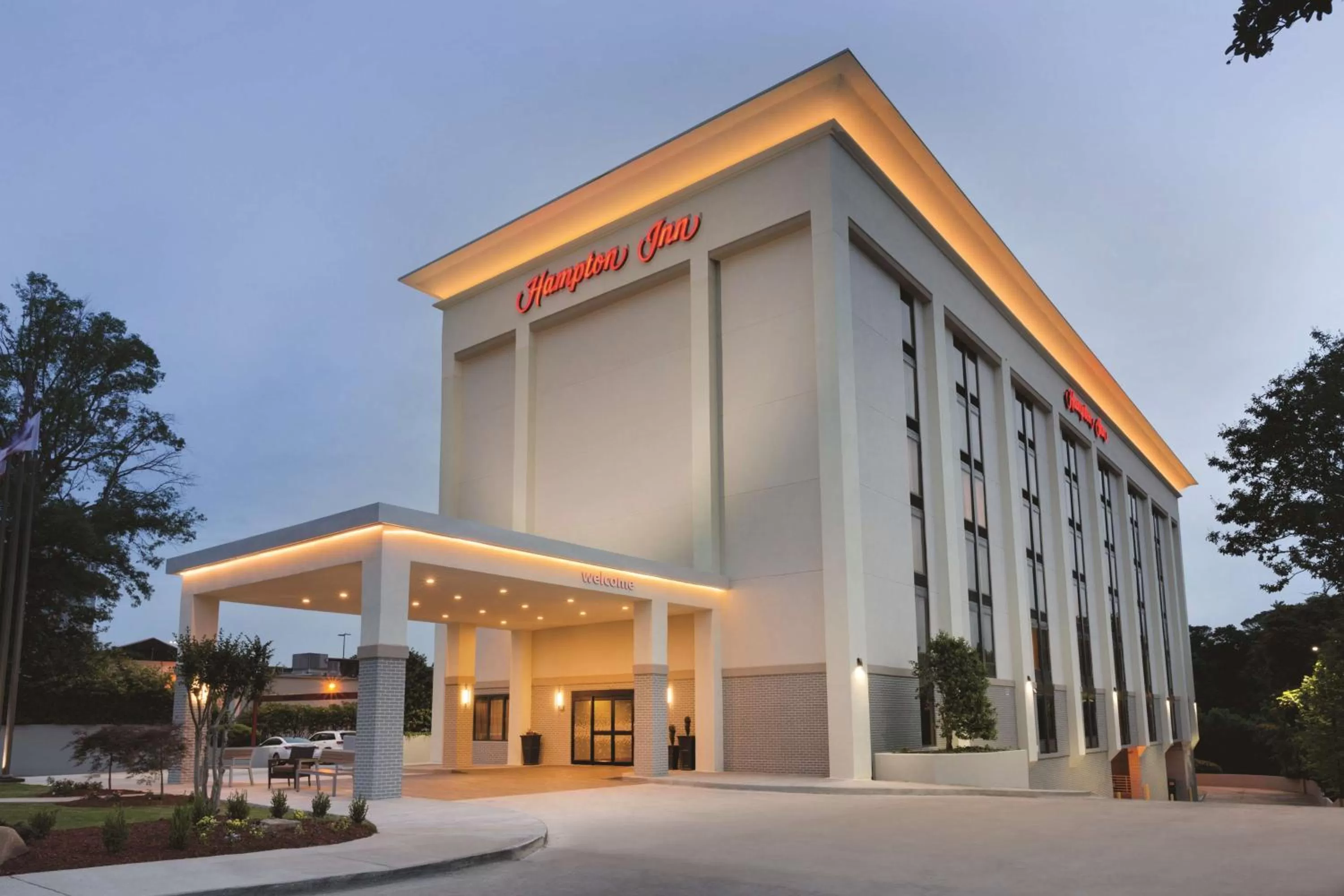 Property building in Hampton Inn Atlanta-Buckhead