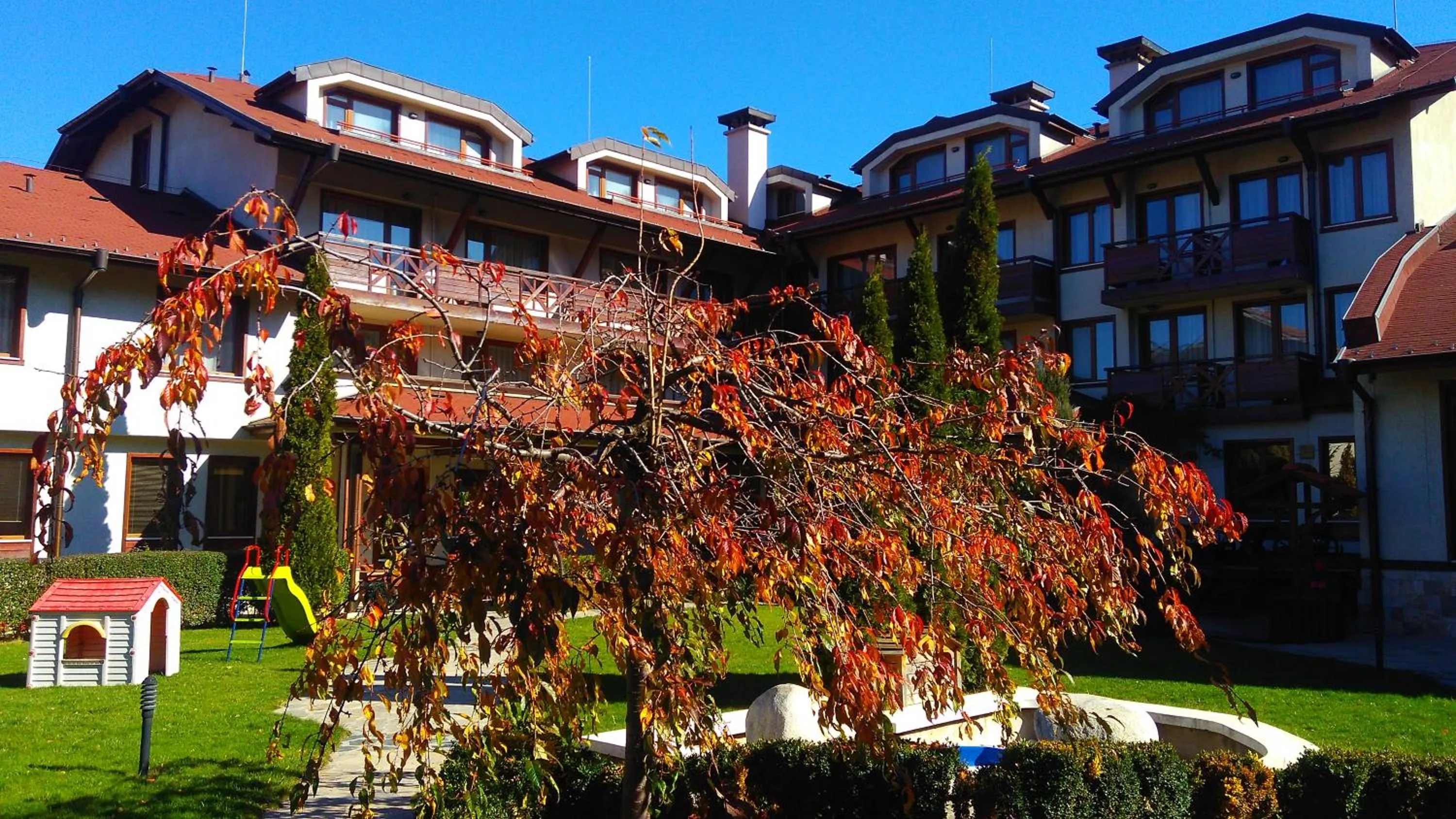 Garden in Evelina Palace Hotel