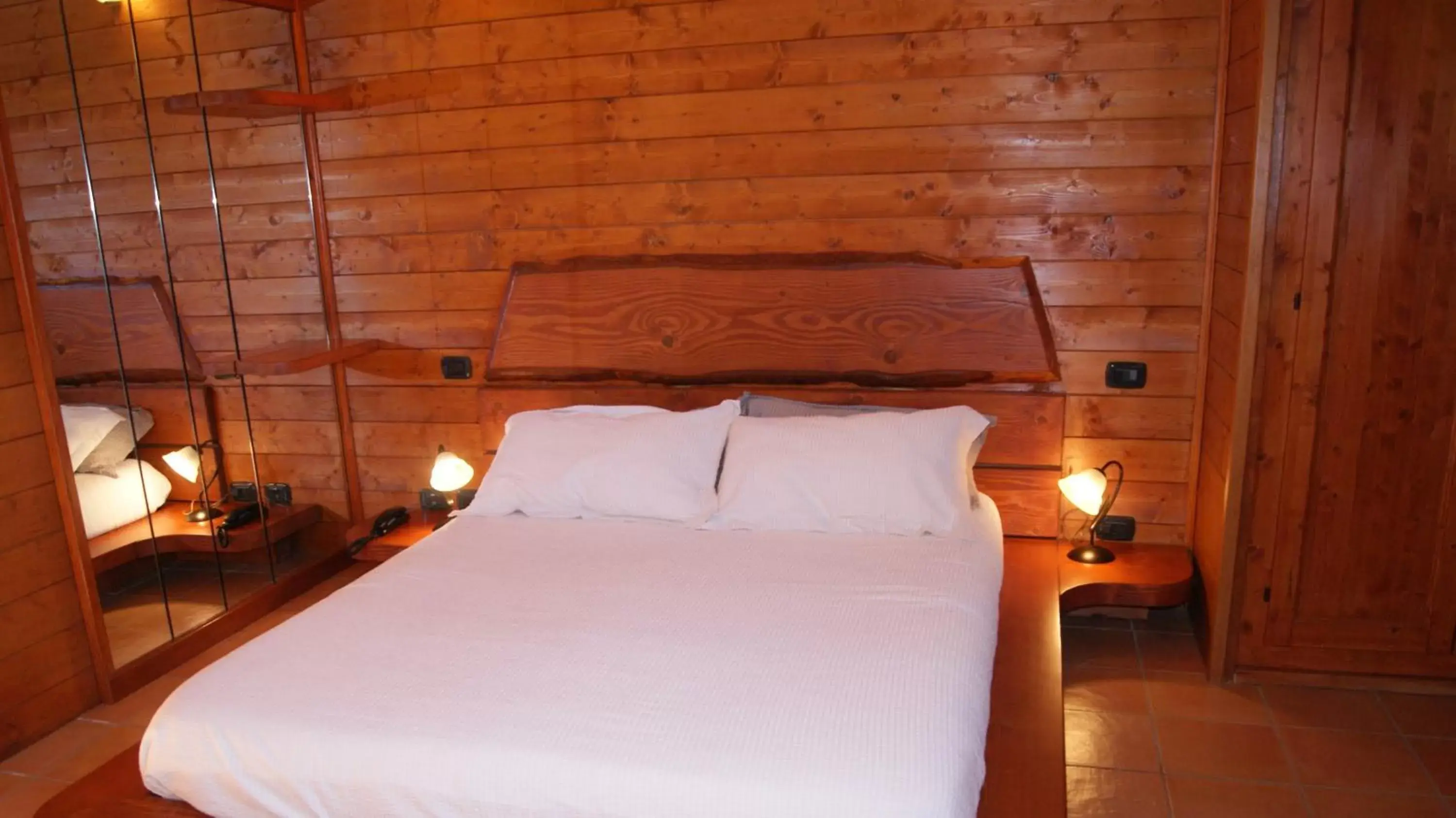 Deluxe Double Room - Spa Access included in Resort San Pellegrino Terme Deluxe Double Room - Spa Access included in Resort San Pellegrino Terme