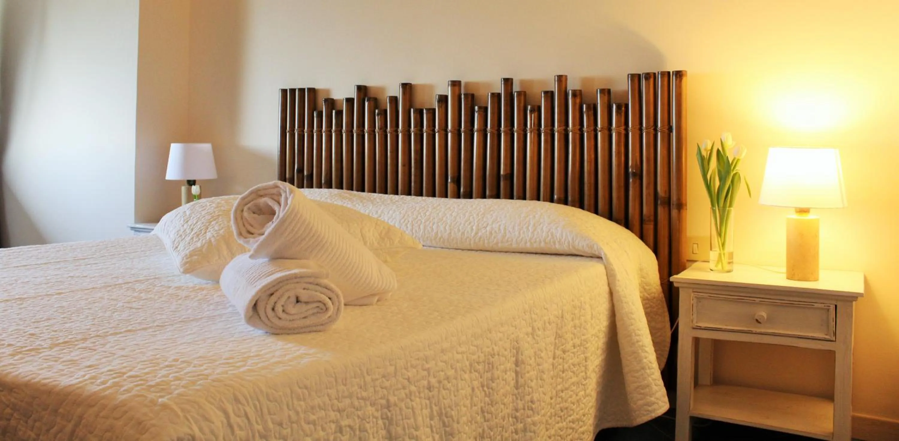 Decorative detail, Bed in Puntaquattroventi