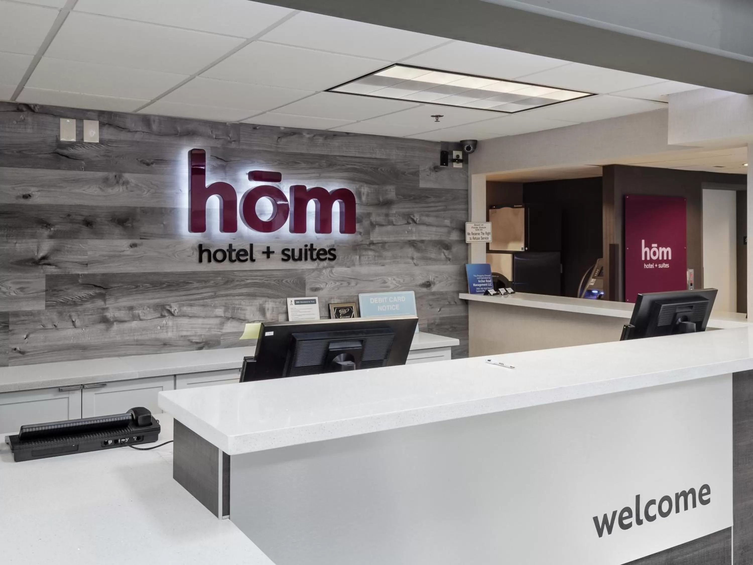 Lobby or reception in HoM, A Trademark Collection Hotel