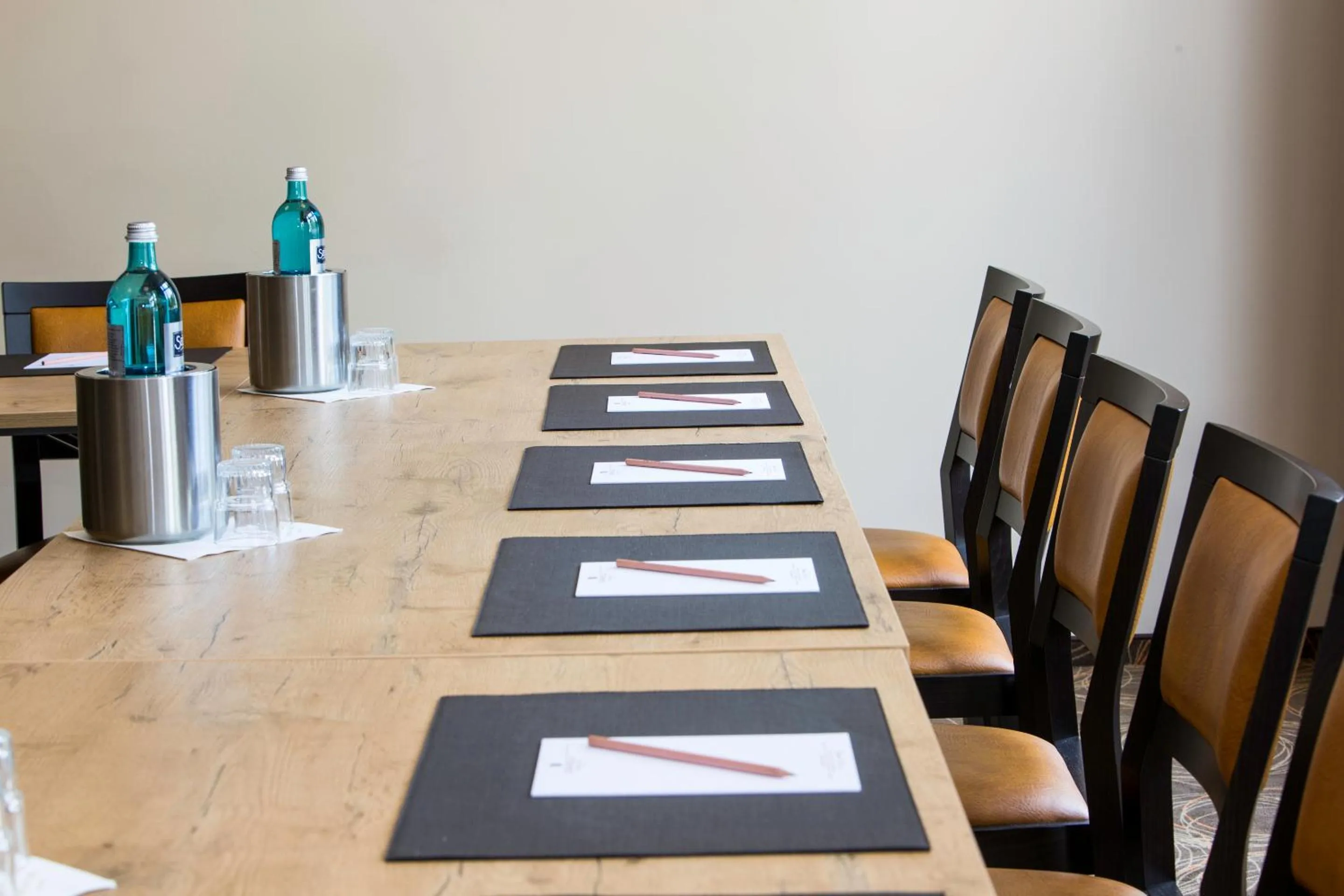 Business facilities in Caravelle Hotel im Park