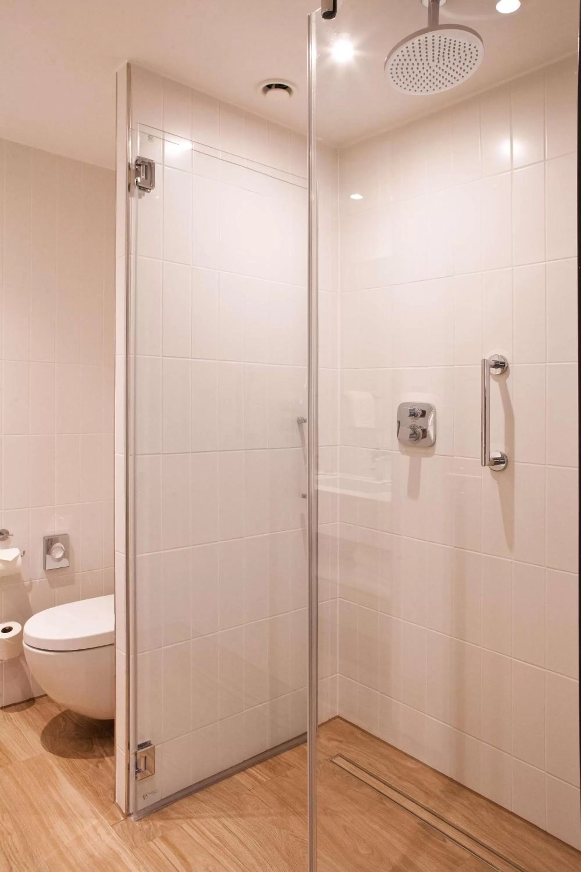 Bathroom in Hilton Garden Inn Munich Messe