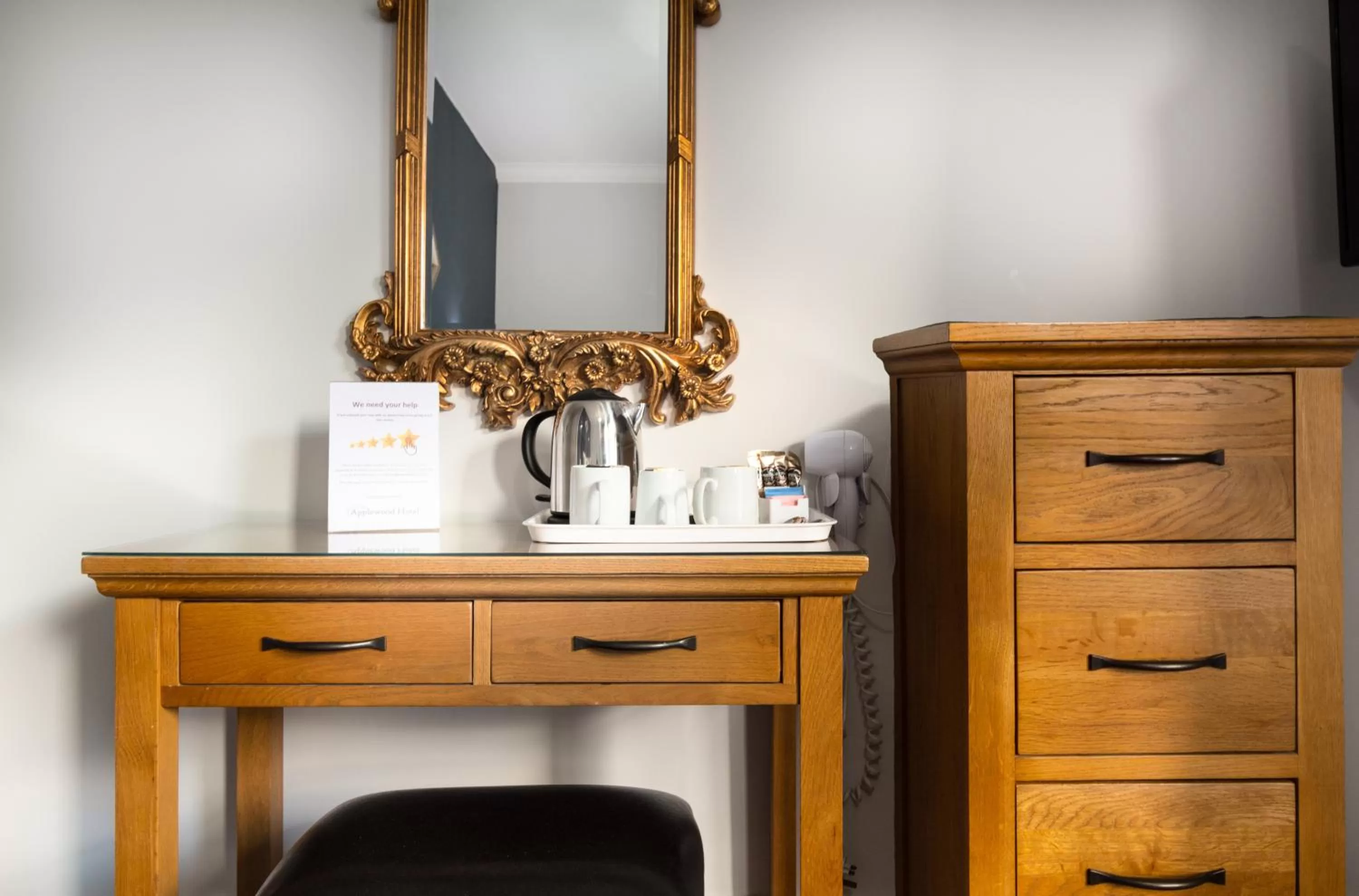 Bedroom in Applewood Hotel
