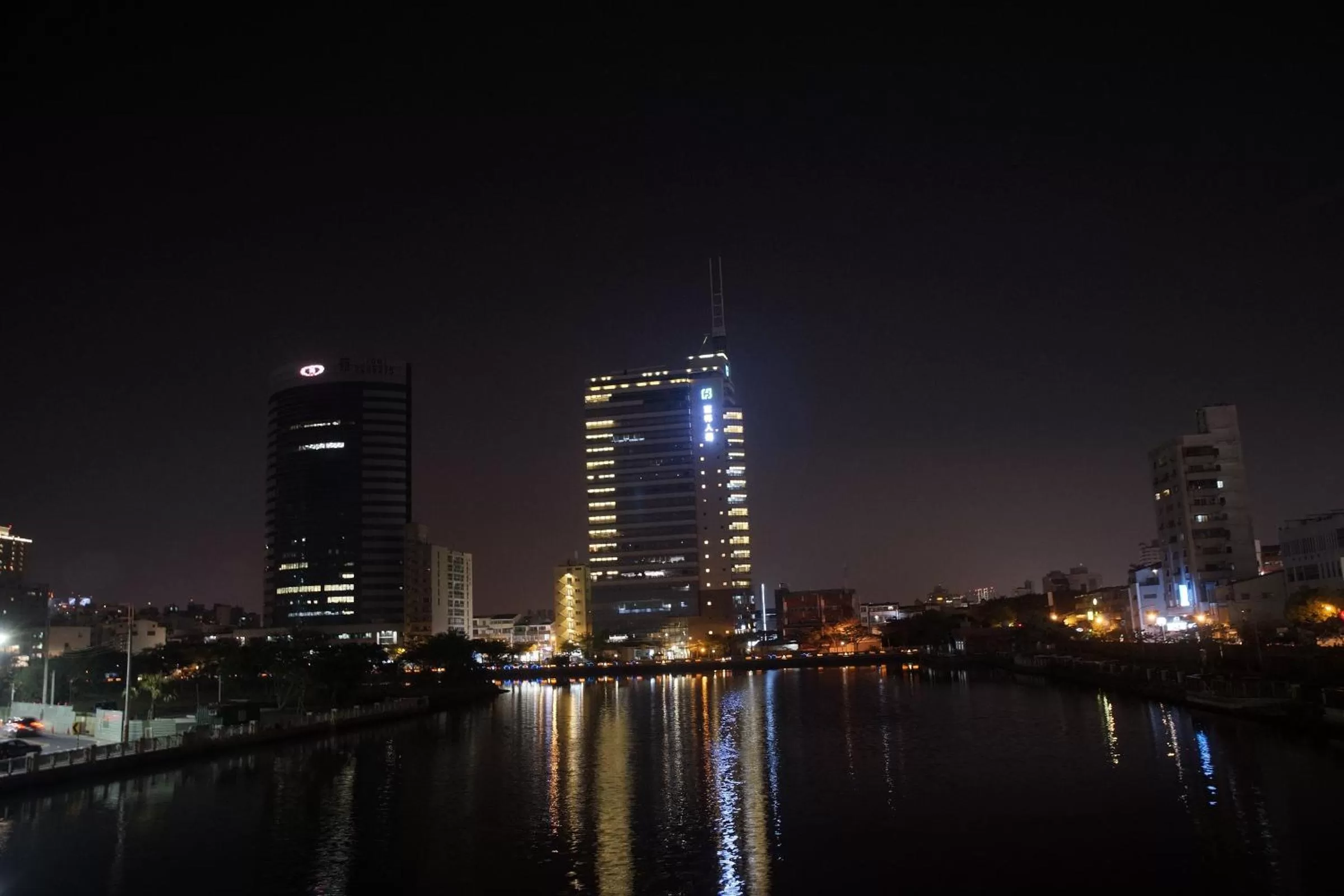 Night in 台南星鑽國際商旅 Hua Hotel