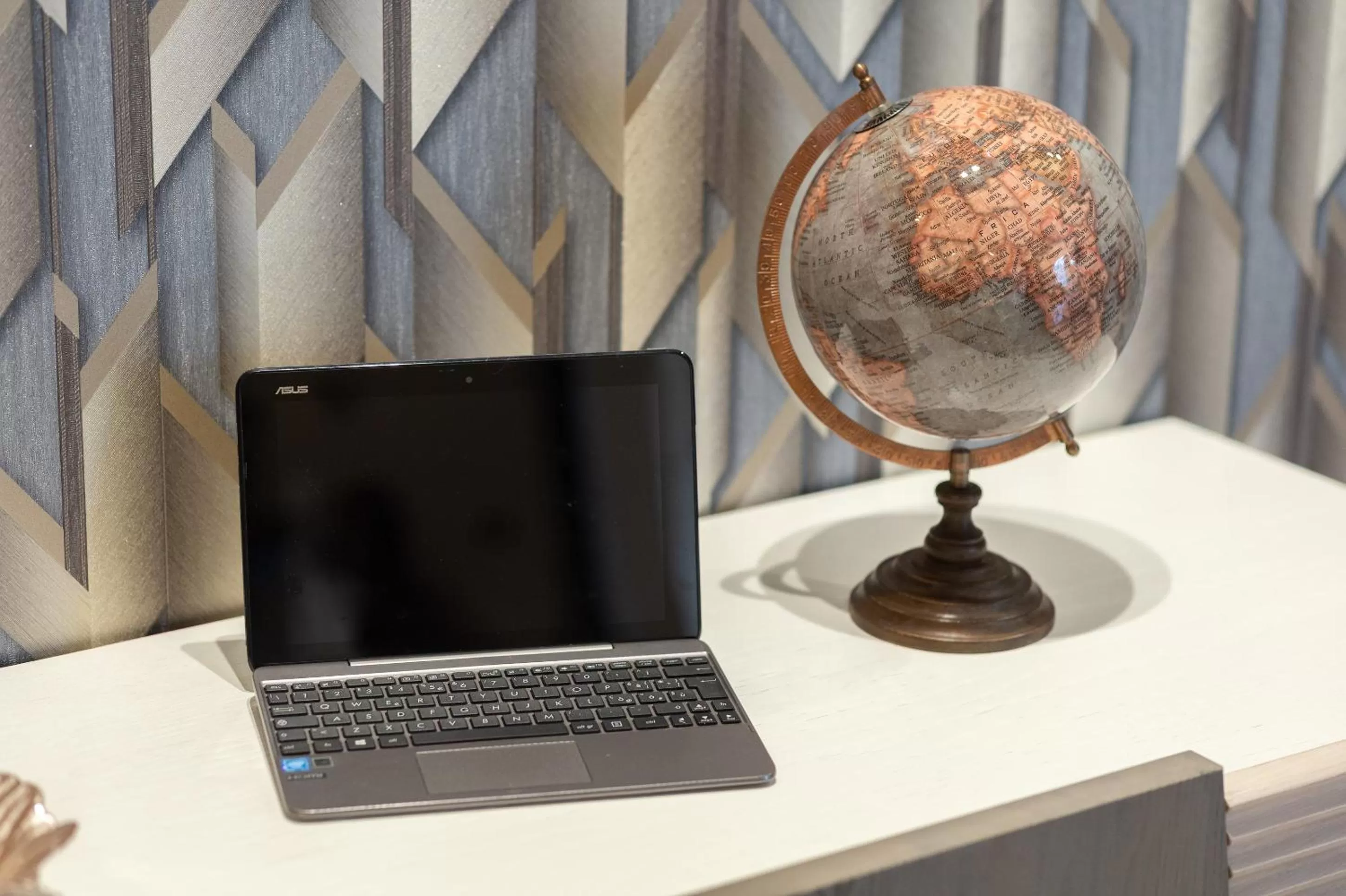 Lobby or reception, TV/Entertainment Center in suebi rooms