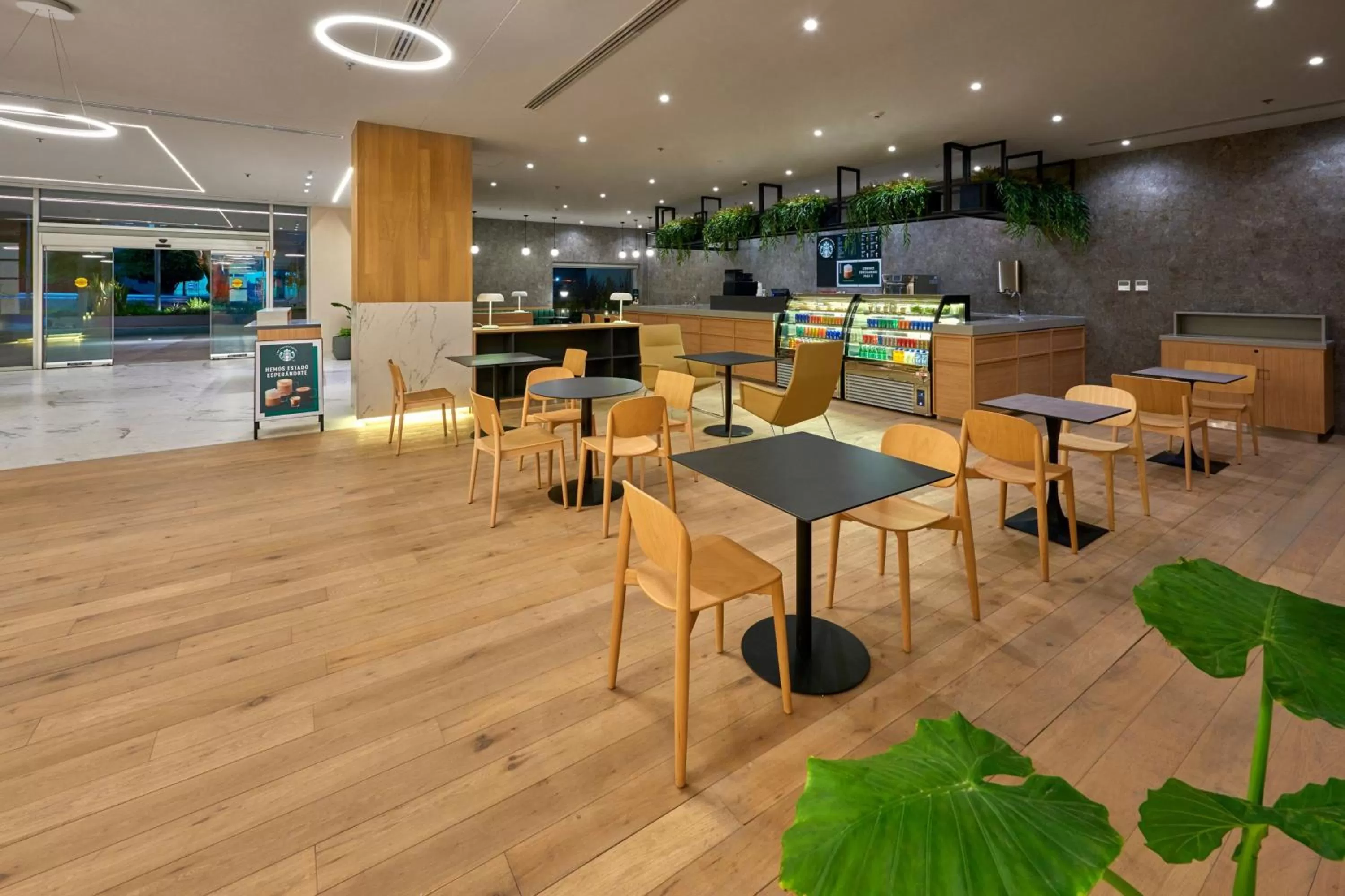 Restaurant/places to eat in City Express Plus by Marriott Guadalajara Providencia