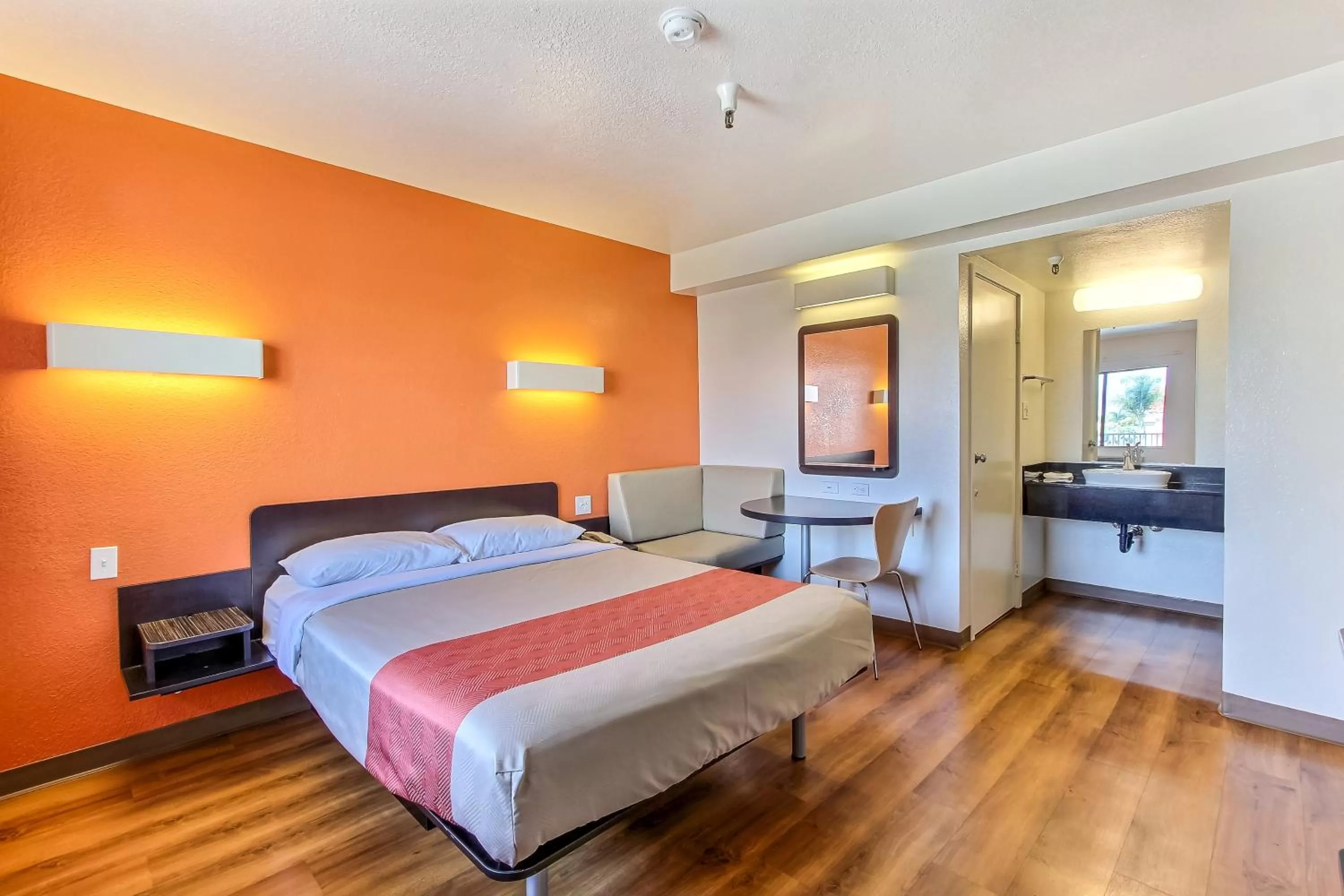 Photo of the whole room, Bed in Motel 6-Watsonville, CA - Monterey Area