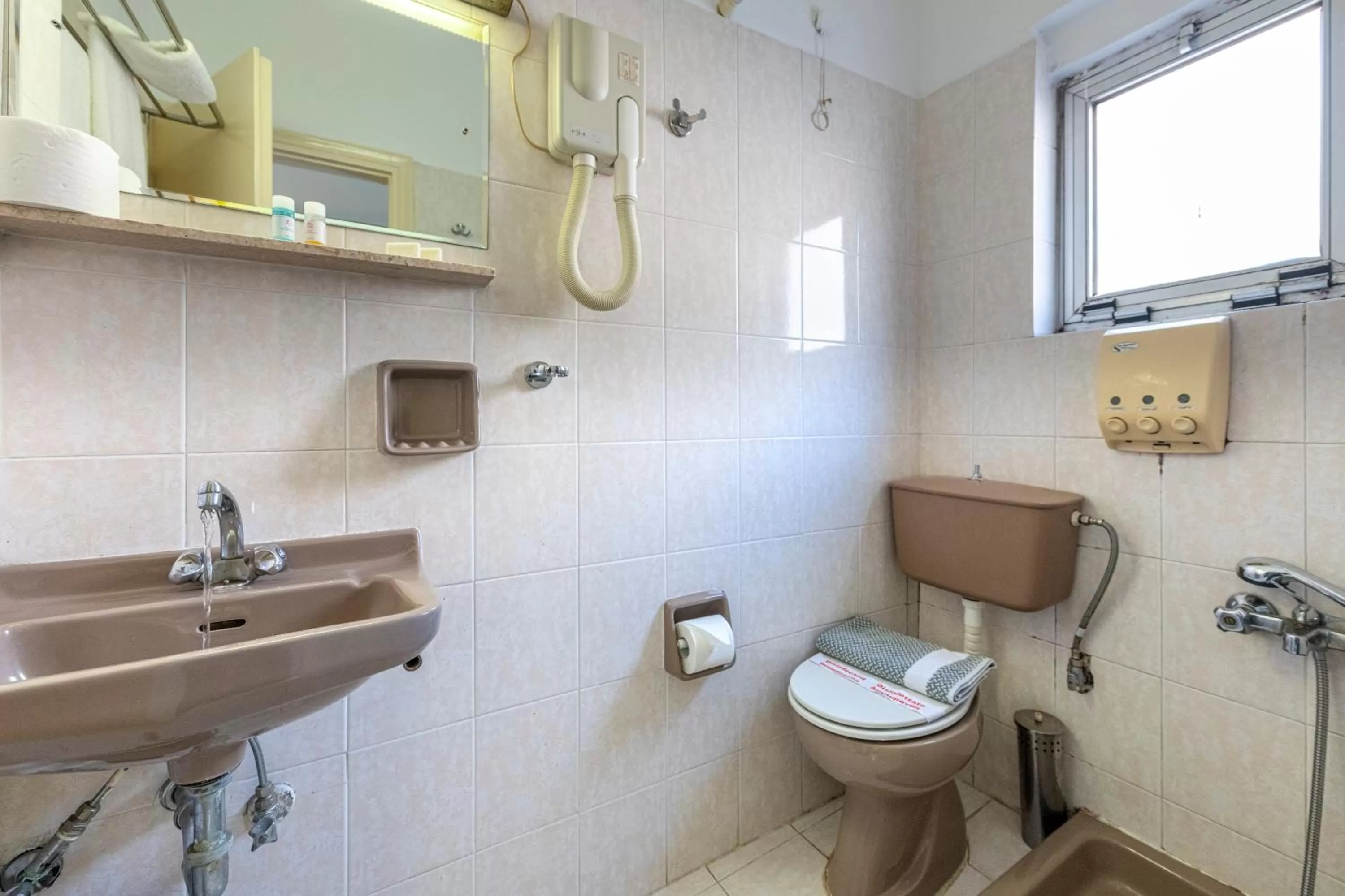 Bathroom in ROY Hotel