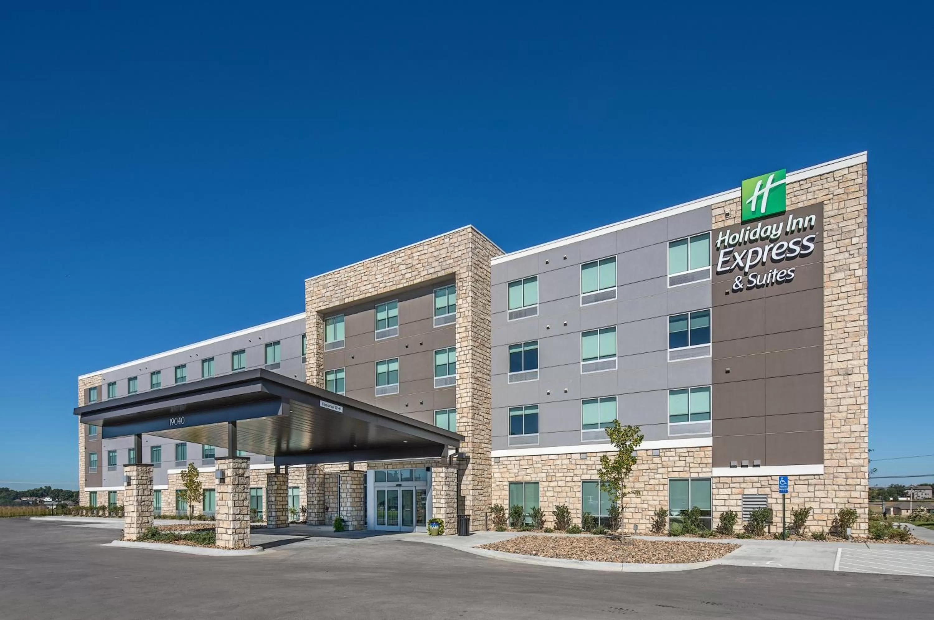 Property building in Holiday Inn Express & Suites - West Omaha - Elkhorn by IHG