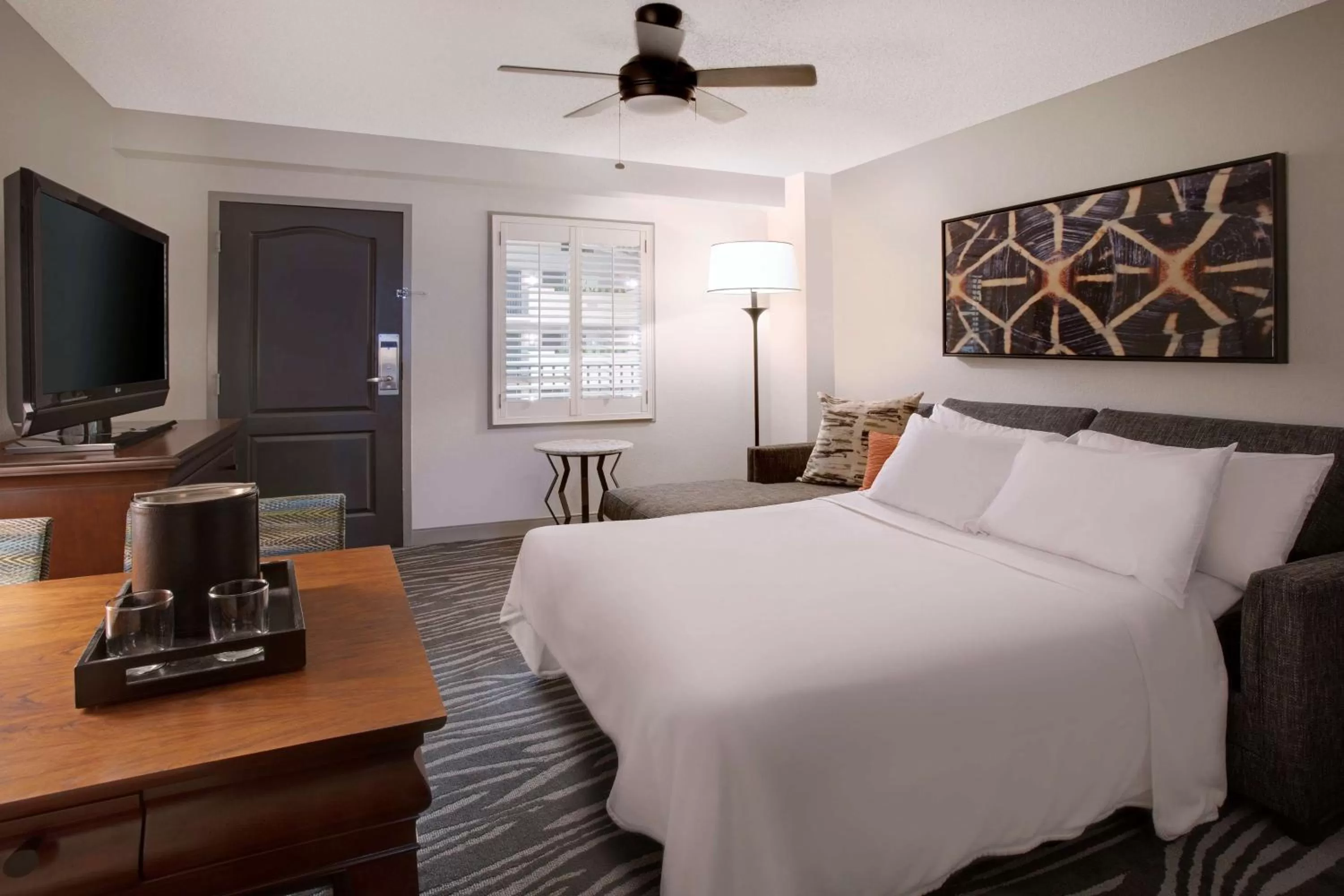 Bed in Embassy Suites by Hilton Orlando Airport
