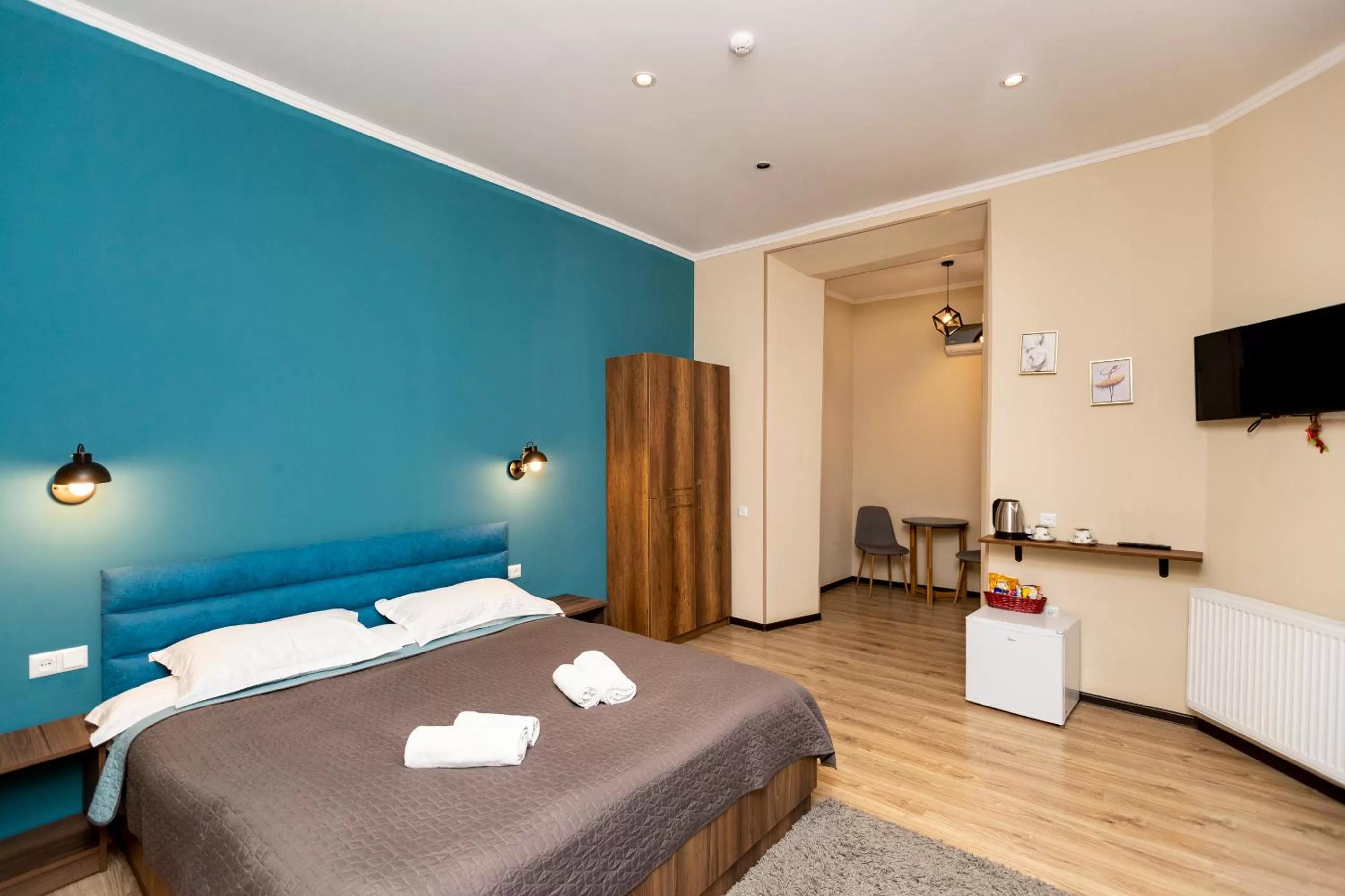 Photo of the whole room in Hotello