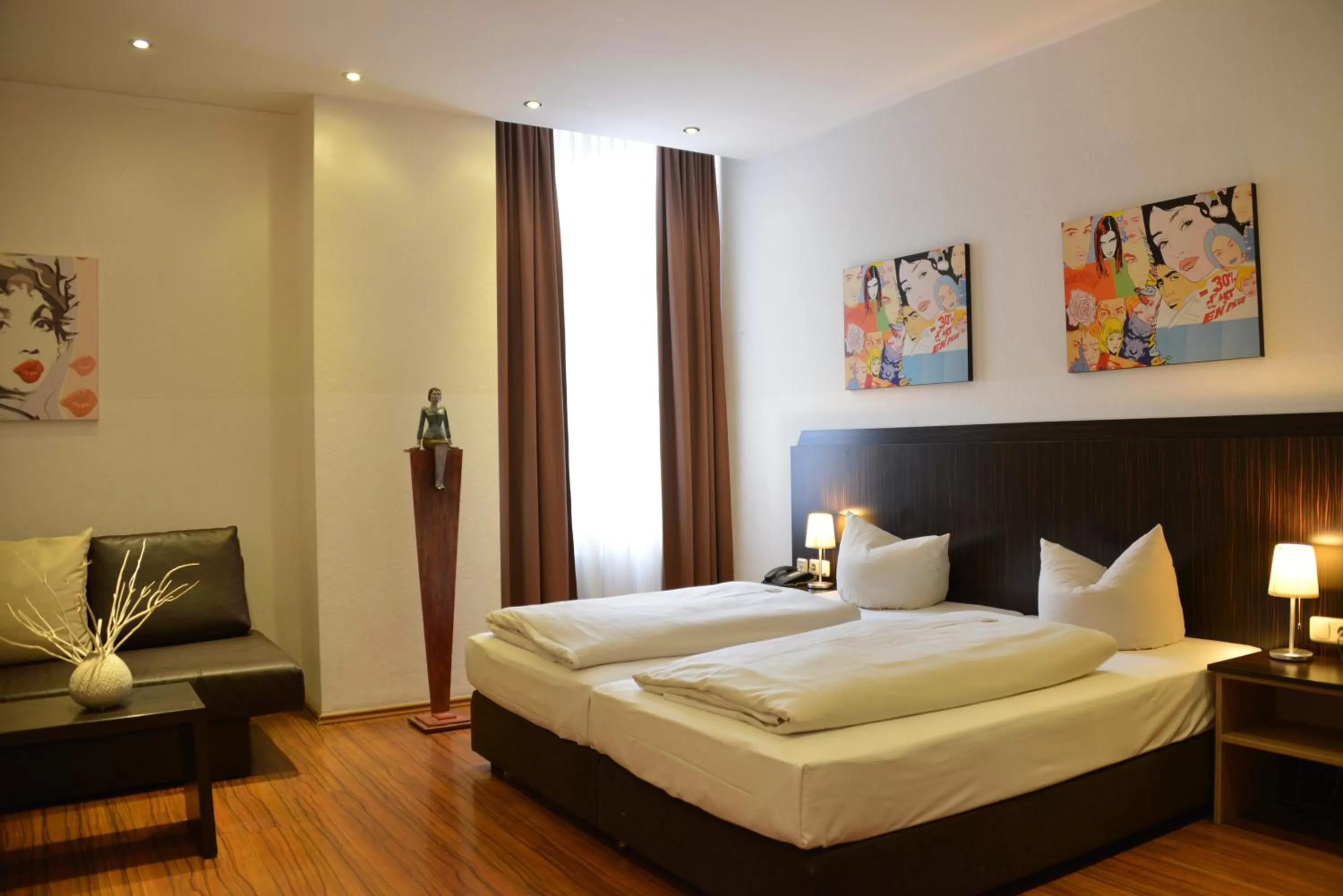 Photo of the whole room, Bed in Arthotel Munich