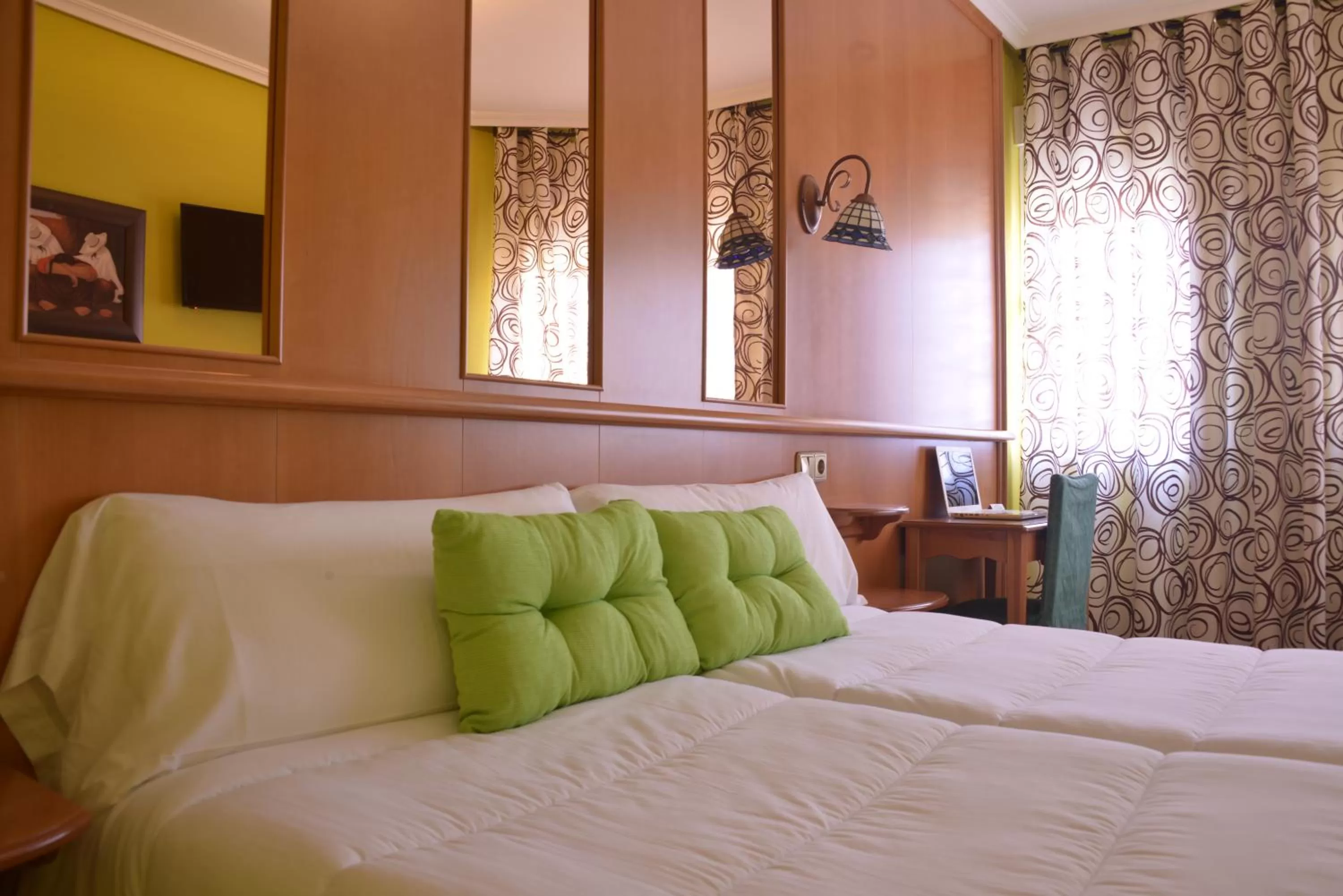 Photo of the whole room, Bed in Hotel Aro'S