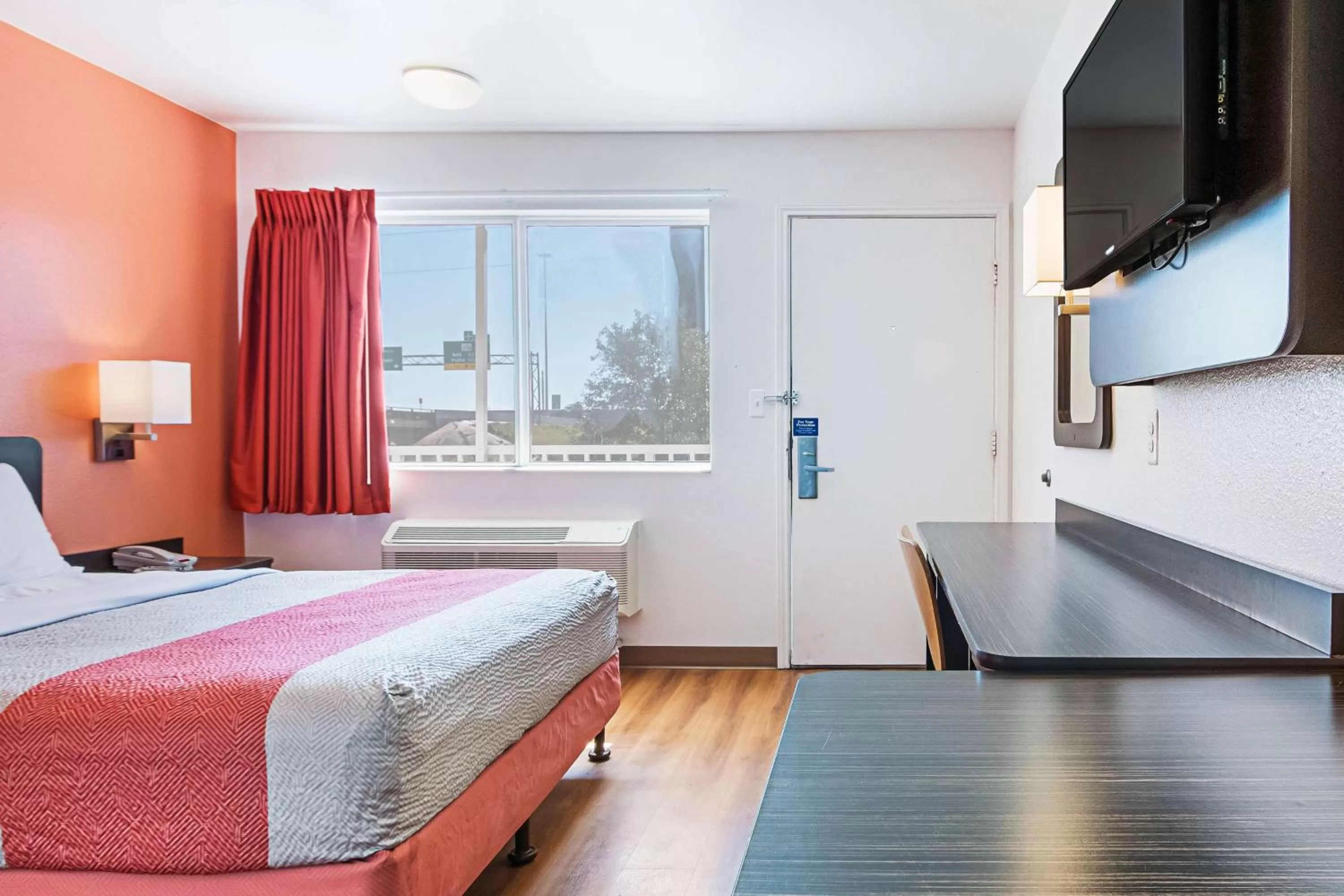 TV and multimedia, Bed in Motel 6-Corpus Christi, TX - Northwest