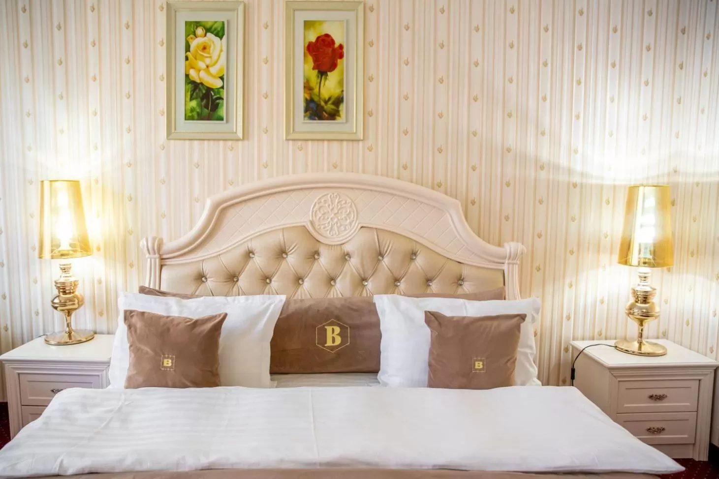 Photo of the whole room, Bed in Hotel Carpathia