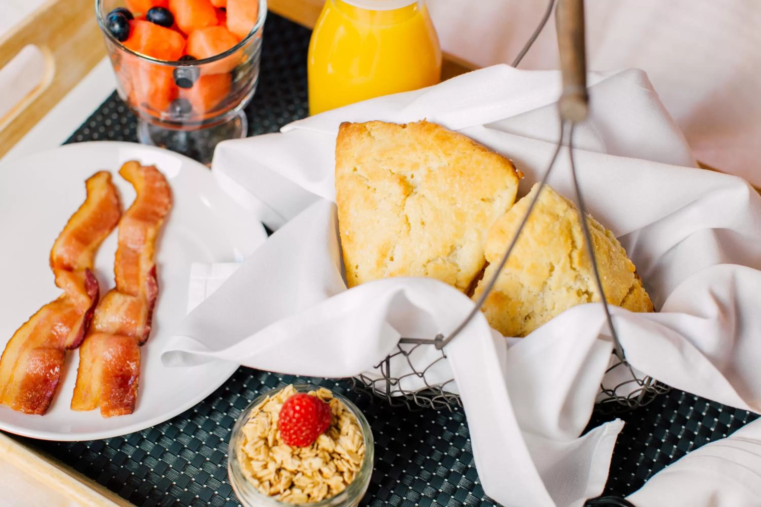 American breakfast in Pine River Ranch B&B