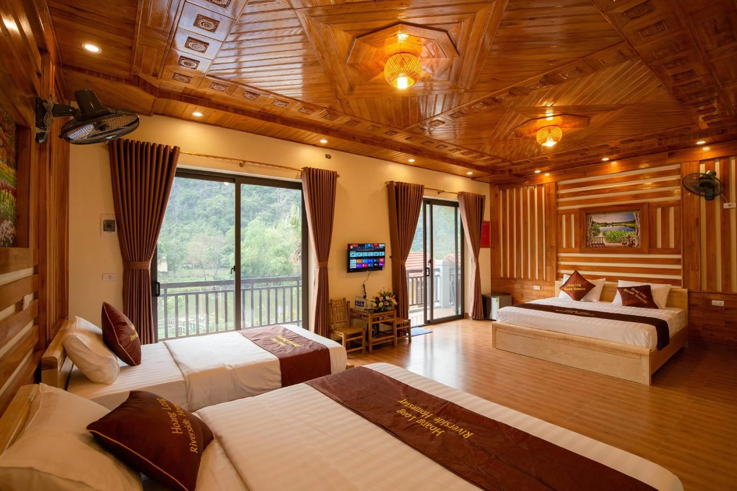 Bed in HoangLong Riverside Homestay