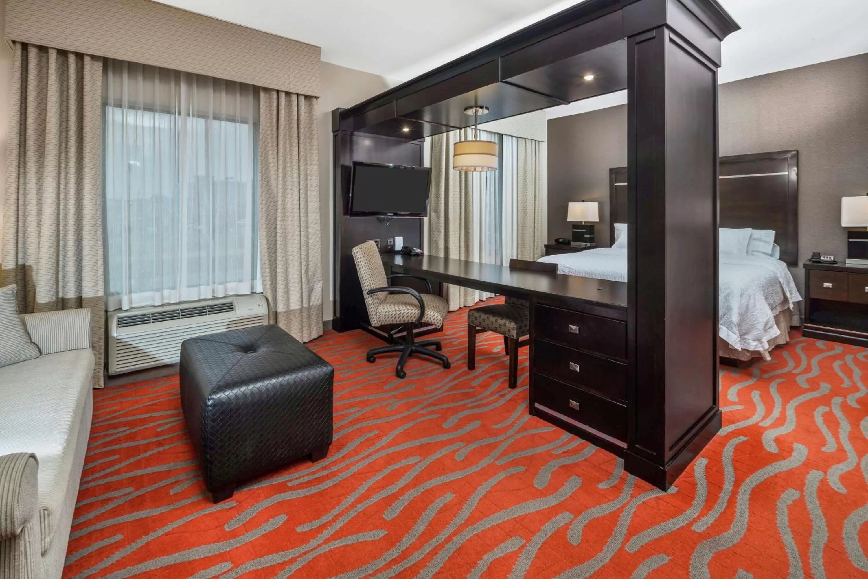 Bedroom, Bed in Hampton Inn and Suites Tulsa/Catoosa