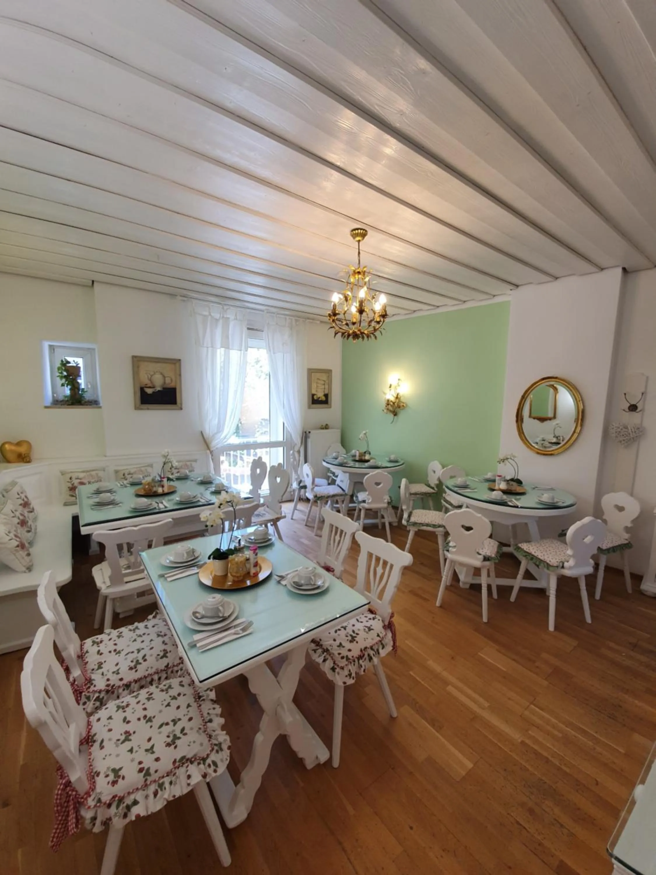 Restaurant/places to eat in Pension Seibel